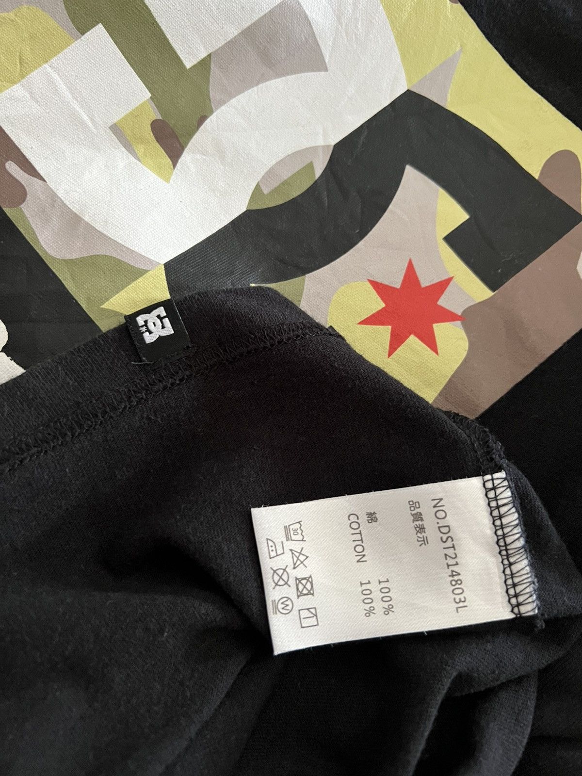 DC DC SKATEBOARDING 1994 Tee Size US XL / EU 56 / 4 - 7 Thumbnail