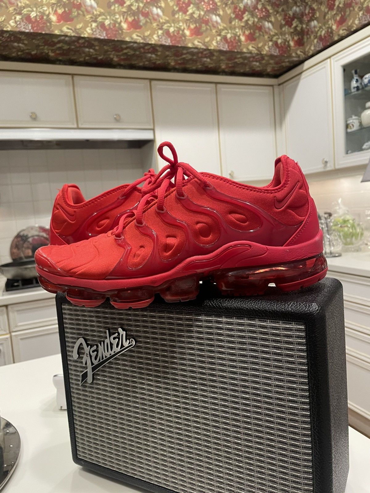 Nike Nike Vapormax Triple Red size 12.5 Size US 12.5 / EU 45-46 - 1 Thumbnail