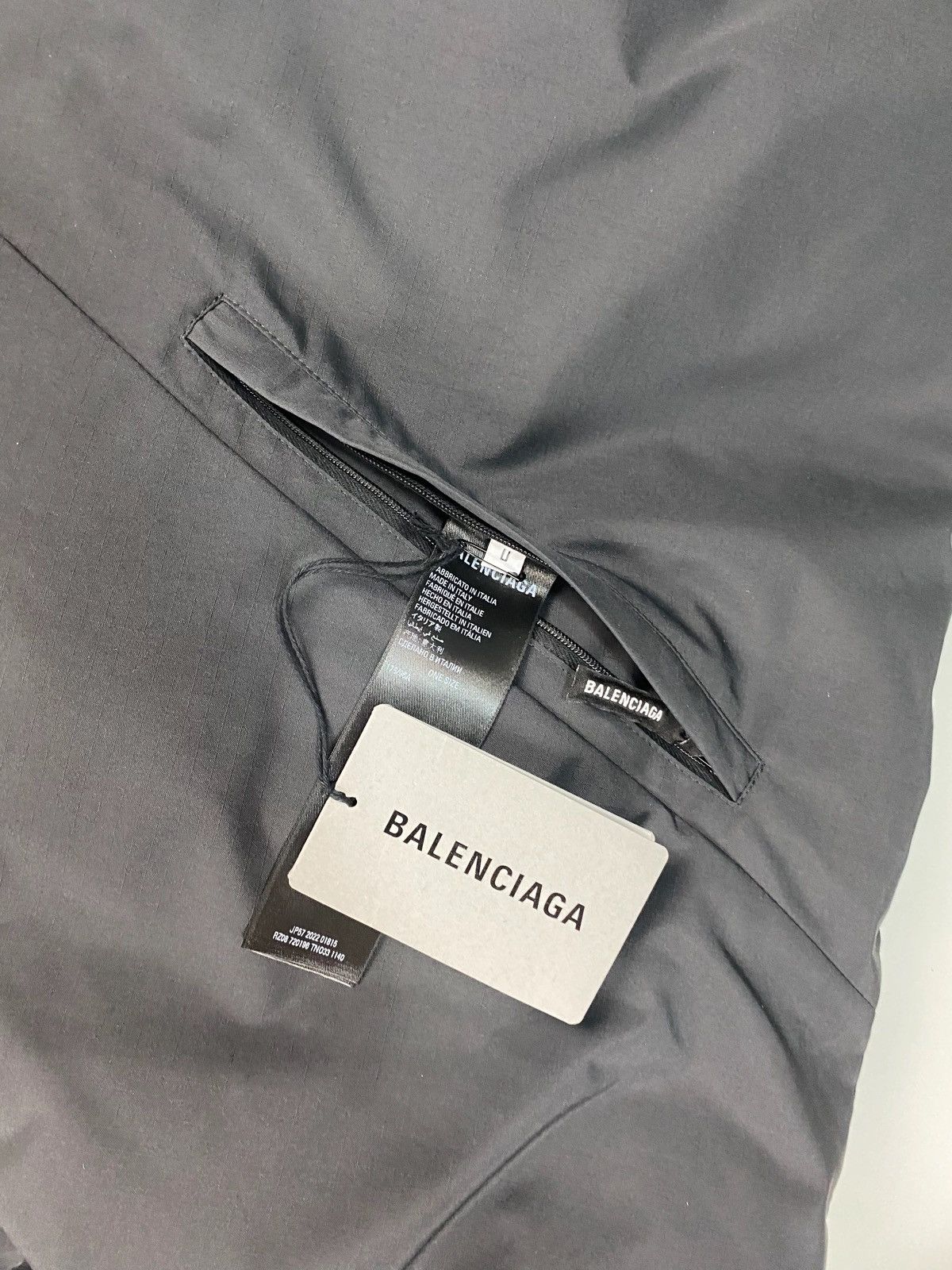Balenciaga BALENCIAGA AW22 360° SHOW RUNWAY PUFFER SCARF BLANKET SZ:OS Size ONE SIZE - 6 Thumbnail
