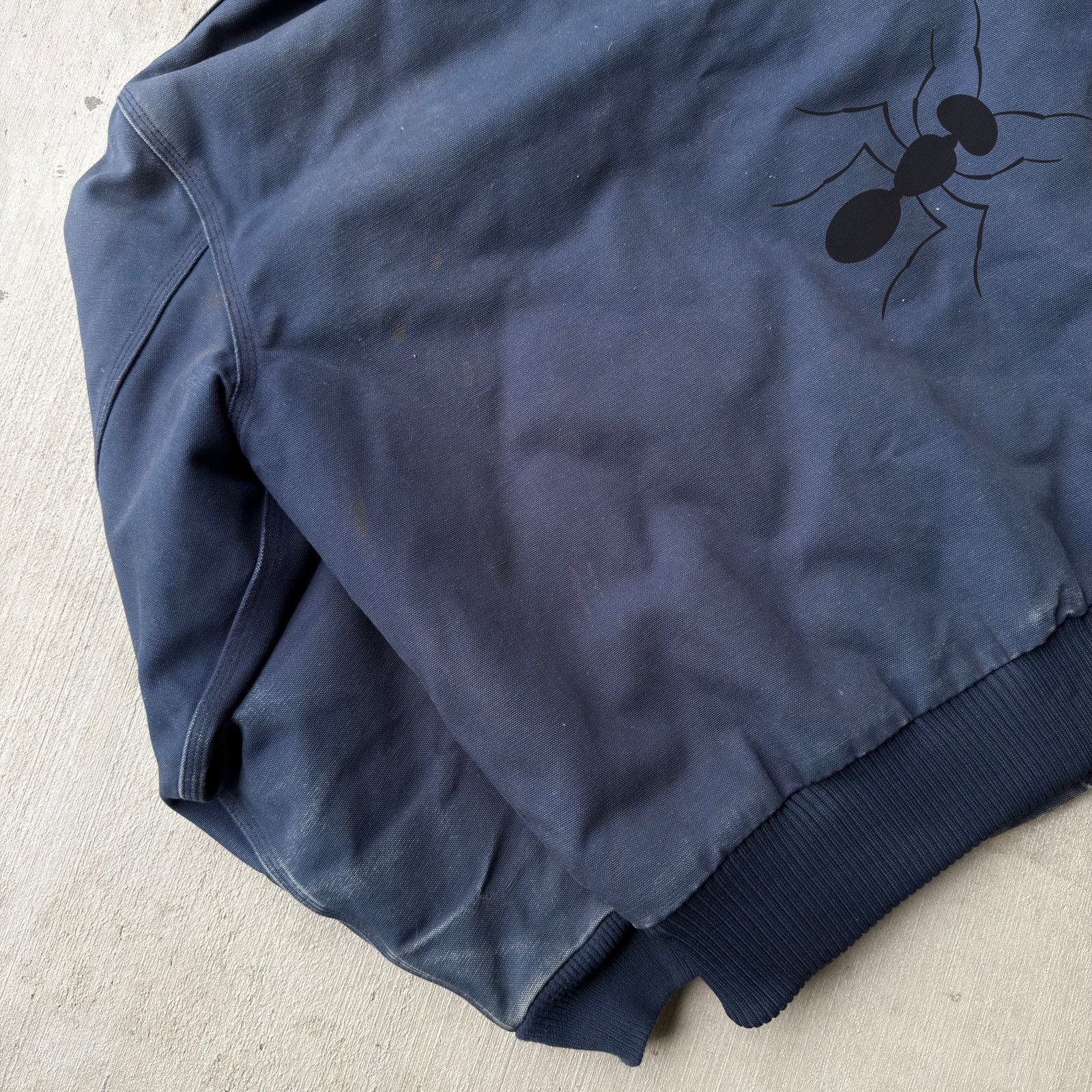 Vintage Y2K Carhartt J04 NVY blue hooded work wear jacket