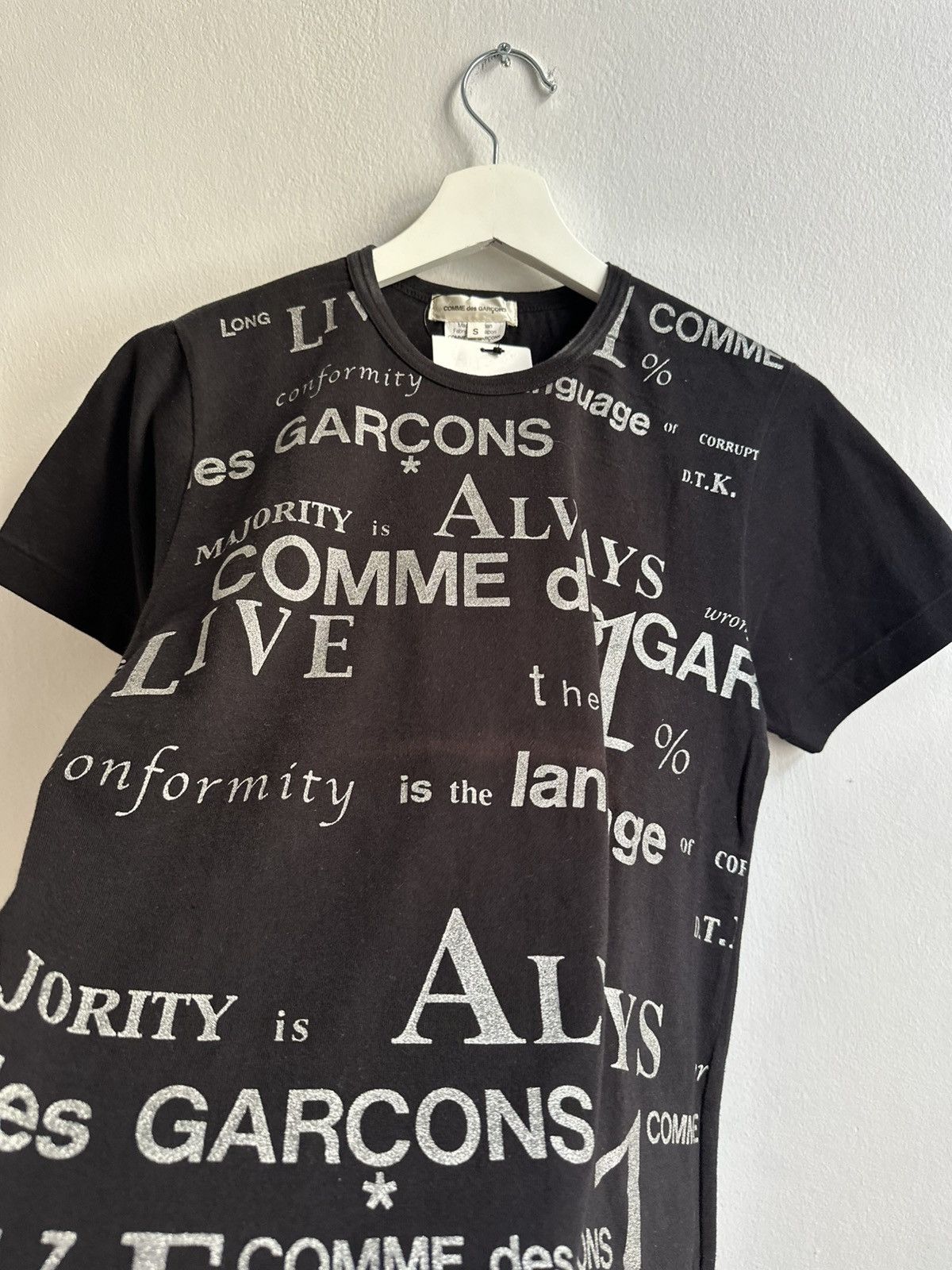 Comme des Garcons COMME des Garçons vintage Lettering Print Archive T-Shirt Size US S / EU 44-46 / 1 - 10 Thumbnail