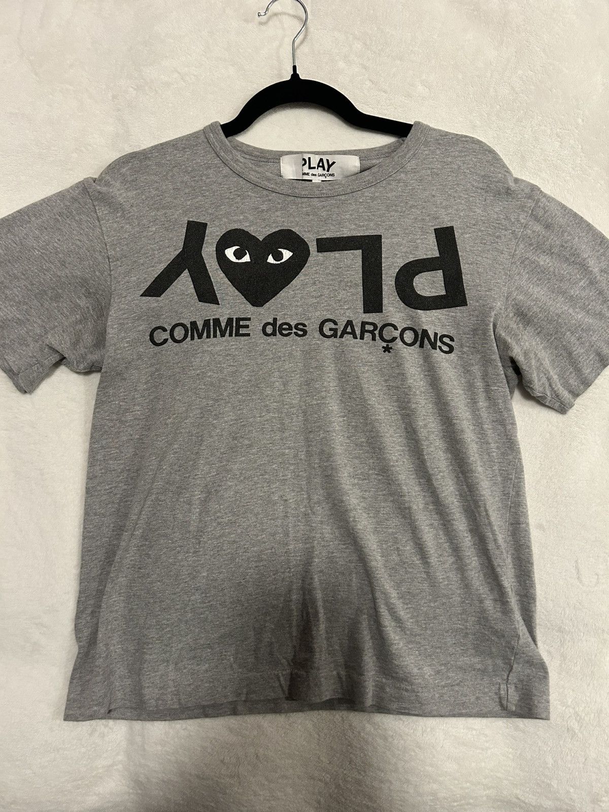 Comme des Garcons PLAY CDG Play Inverted Text T-Shirt Size US S / EU 44-46 / 1 - 1 Thumbnail