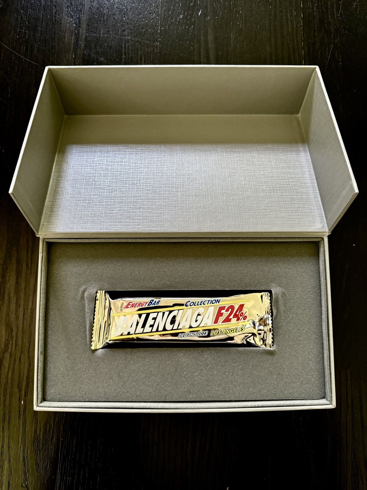 Balenciaga FW2024 energy bar invite Size ONE SIZE - 1 Thumbnail