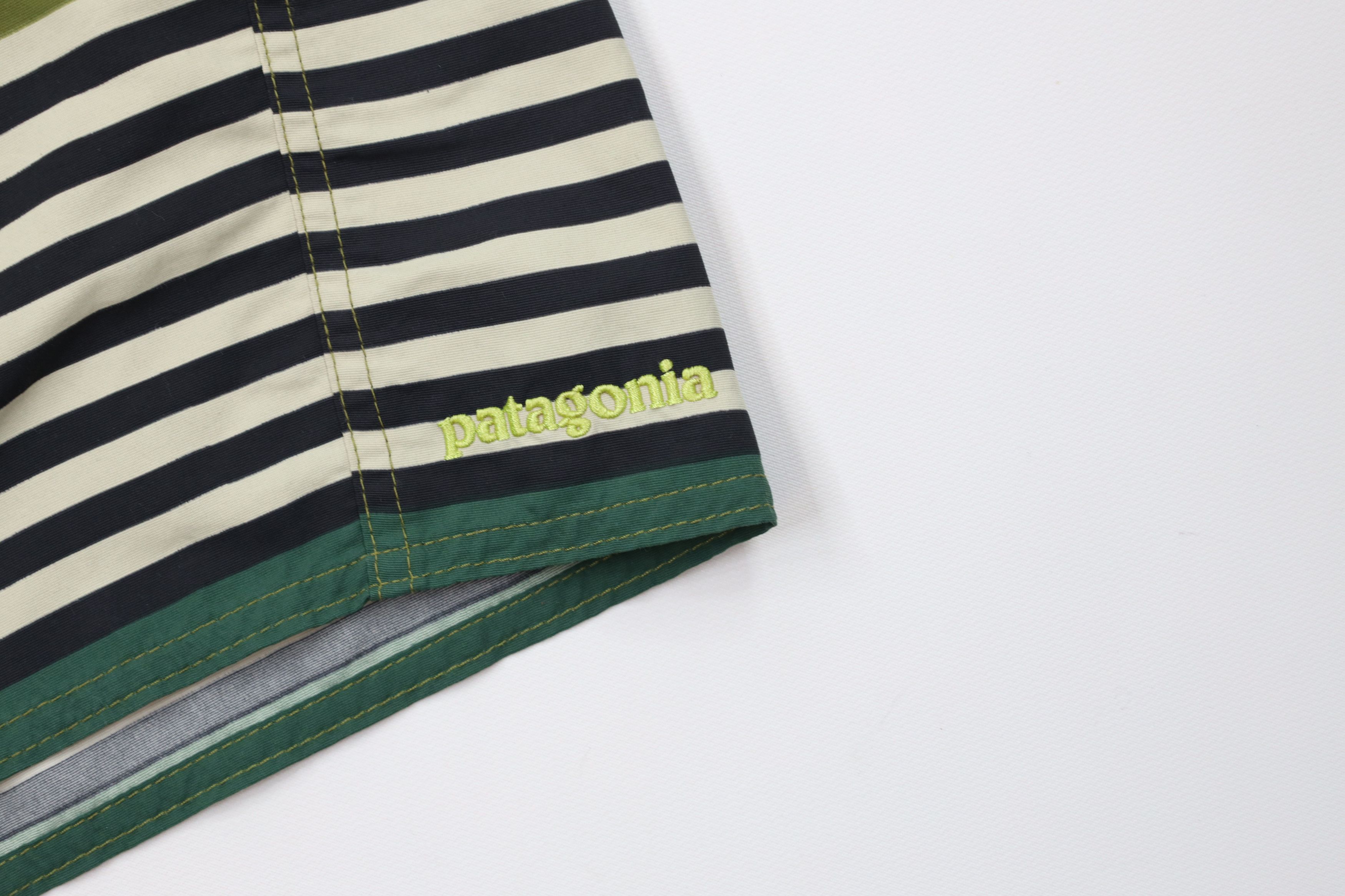 Patagonia Patagonia Logo Striped Wavefarer Board Shorts Trunks Green Size US 30 / EU 46 - 5 Thumbnail