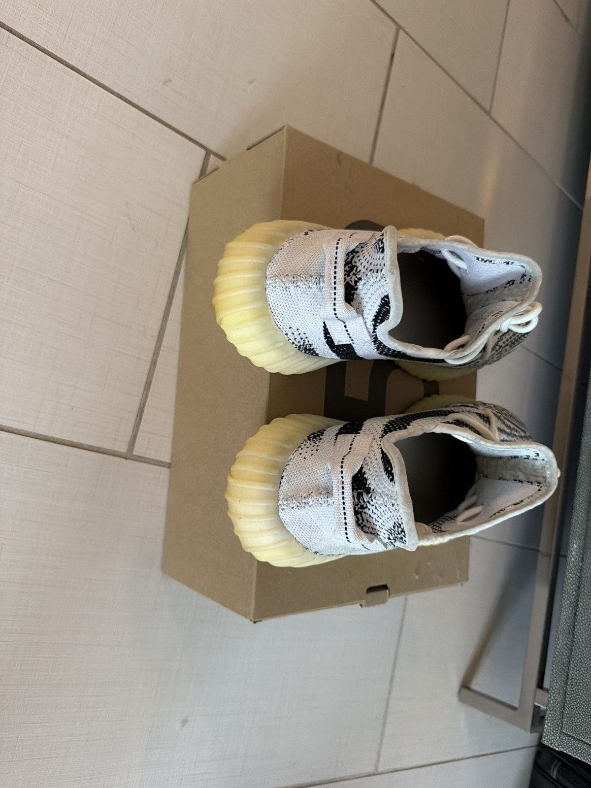 Yeezy Yeezy zebra 350 Size US 13 / EU 46 - 2 Thumbnail