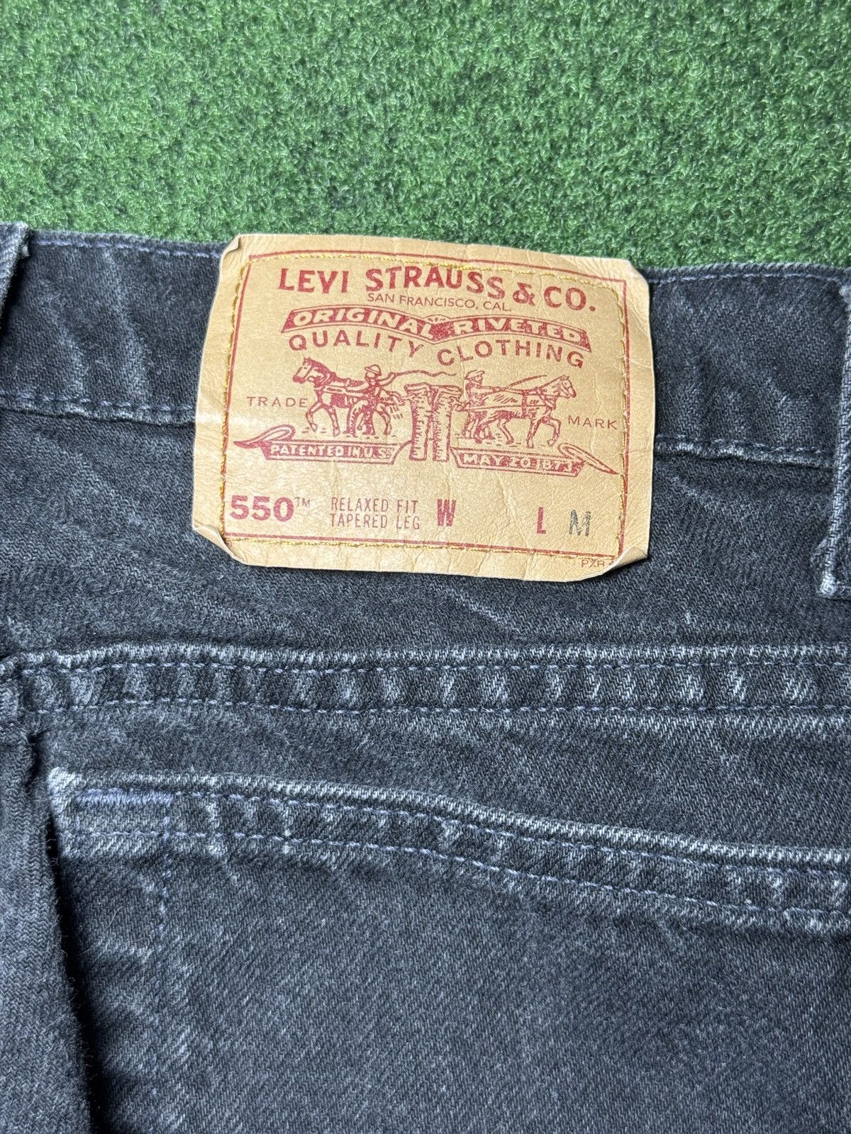 Levi's × Levi's Vintage Clothing × Vintage Vintage 90s Levi’s 550 Relaxed Fit Dark Wash Wide Leg Jeans Size US 32 / EU 48 - 3 Thumbnail