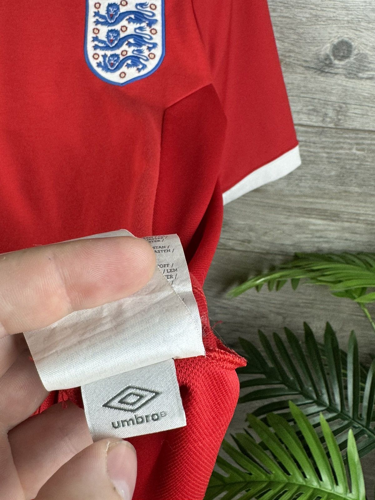 Umbro Umbro soccer jersey England 🏴󠁧󠁢󠁥󠁮󠁧󠁿 size s-m Size US S / EU 44-46 / 1 - 7 Thumbnail