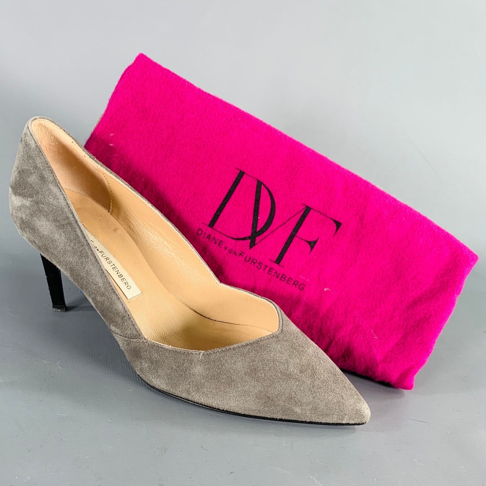 Diane von Furstenberg Size 6 Grey Black Suede Pointed Toe Pumps Size US 6 / IT 36 - 9 Thumbnail