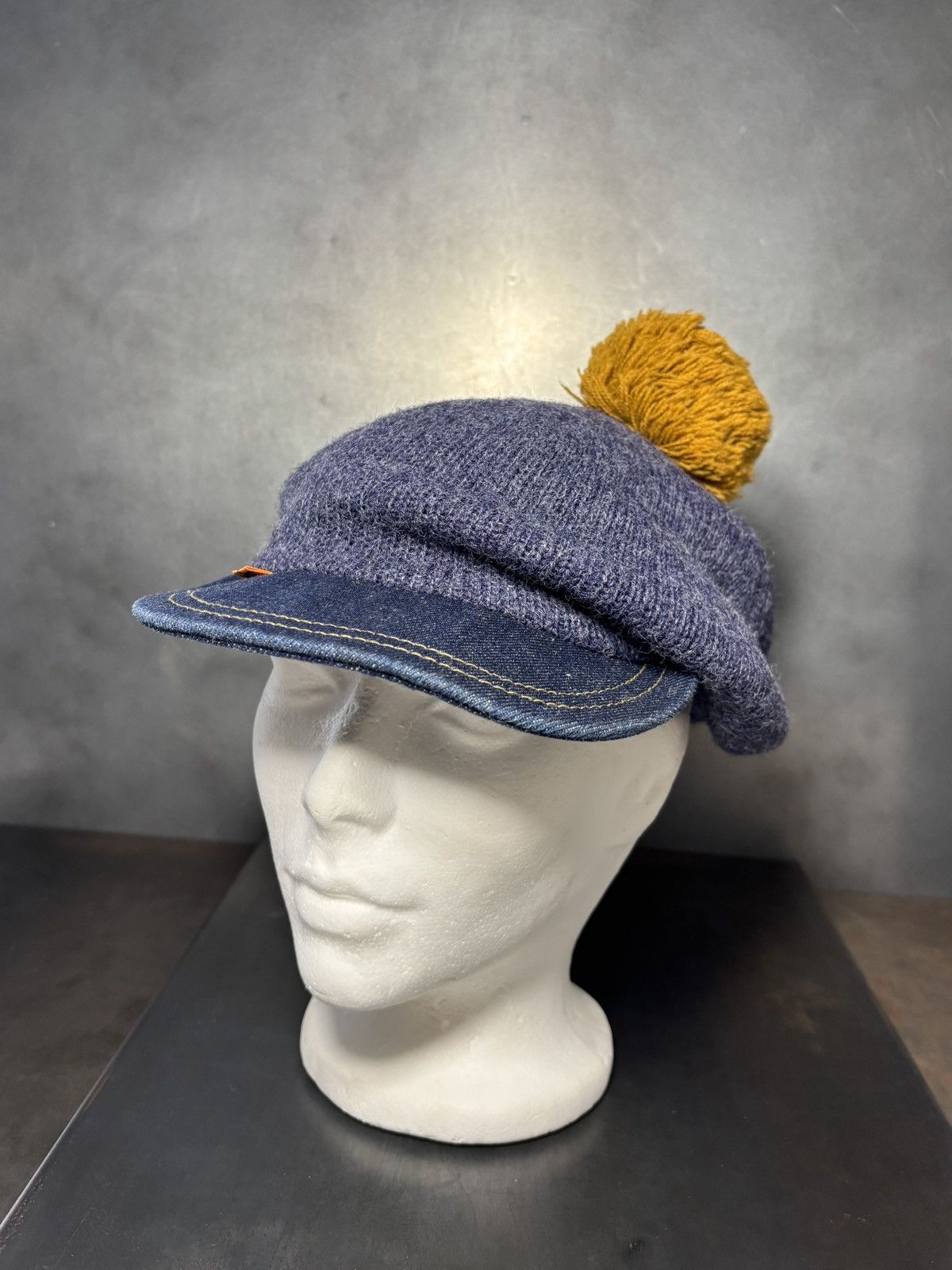 Levi's 1970s Levi's Orange Tab Hat Vintage Ski Pom Pom Brim Beanie Size ONE SIZE - 16 Thumbnail