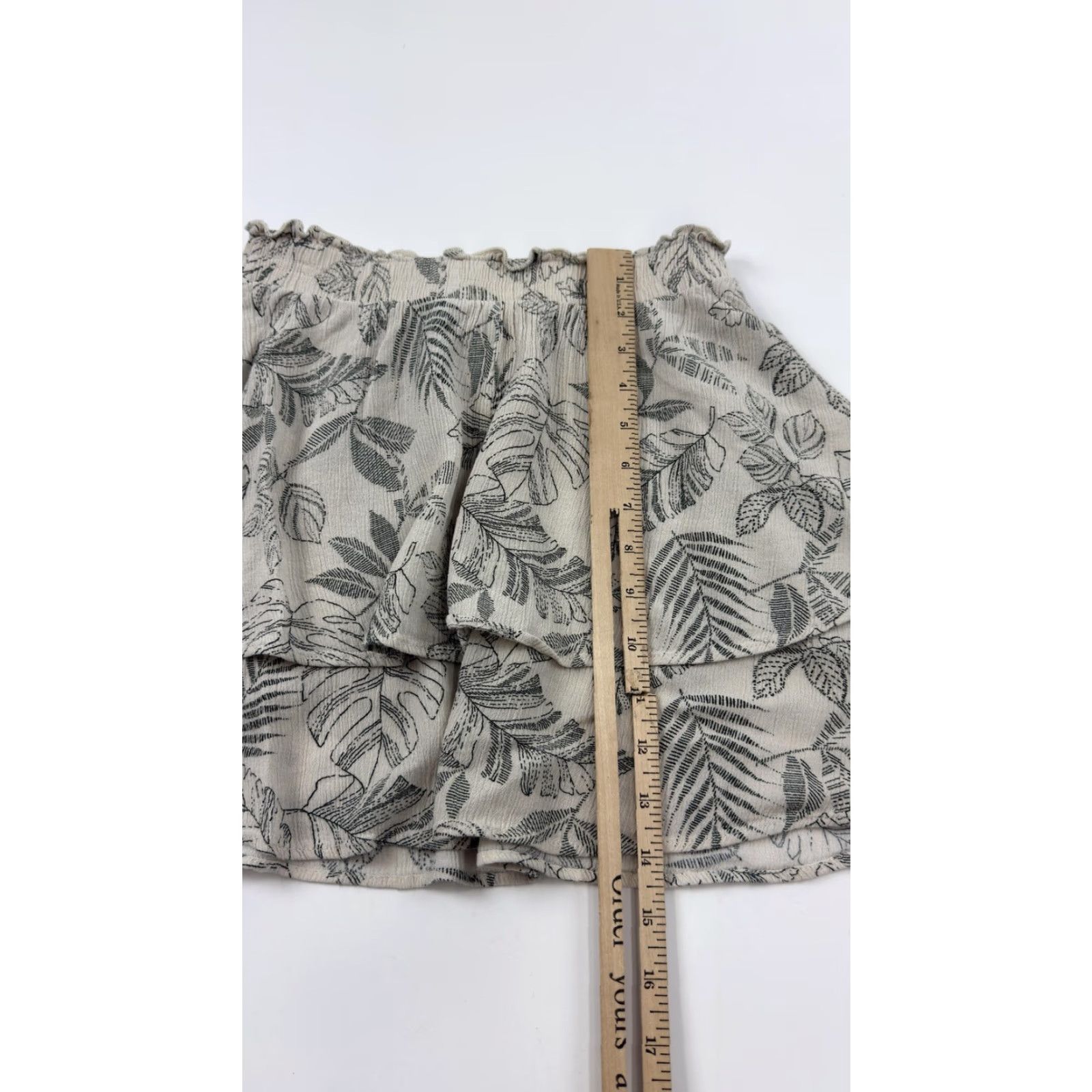 Vintage Paper Crane Skirt Womens Small Cream Black Leaf Print Ruffle Boho Summer Rayon Size 28" / US 6 / IT 42 - 6 Thumbnail