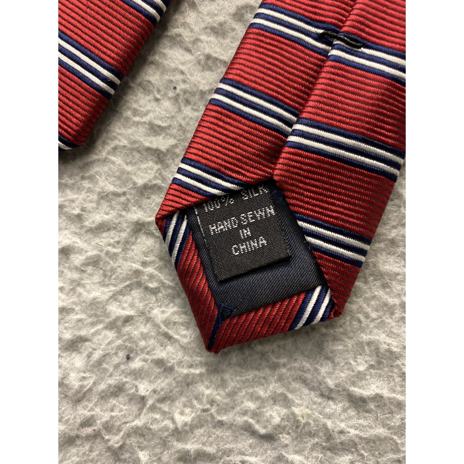Vintage JOS A BANK Vintage Red Gray Striped Silk Tie 60” Designer Preppy Mens Size ONE SIZE - 4 Thumbnail