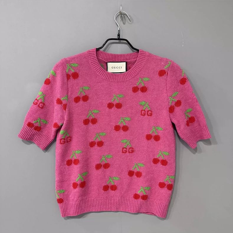 Gucci Gucci Cherry sweater 2503-Nextarrow Size L / US 10 / IT 46 - 1 Thumbnail