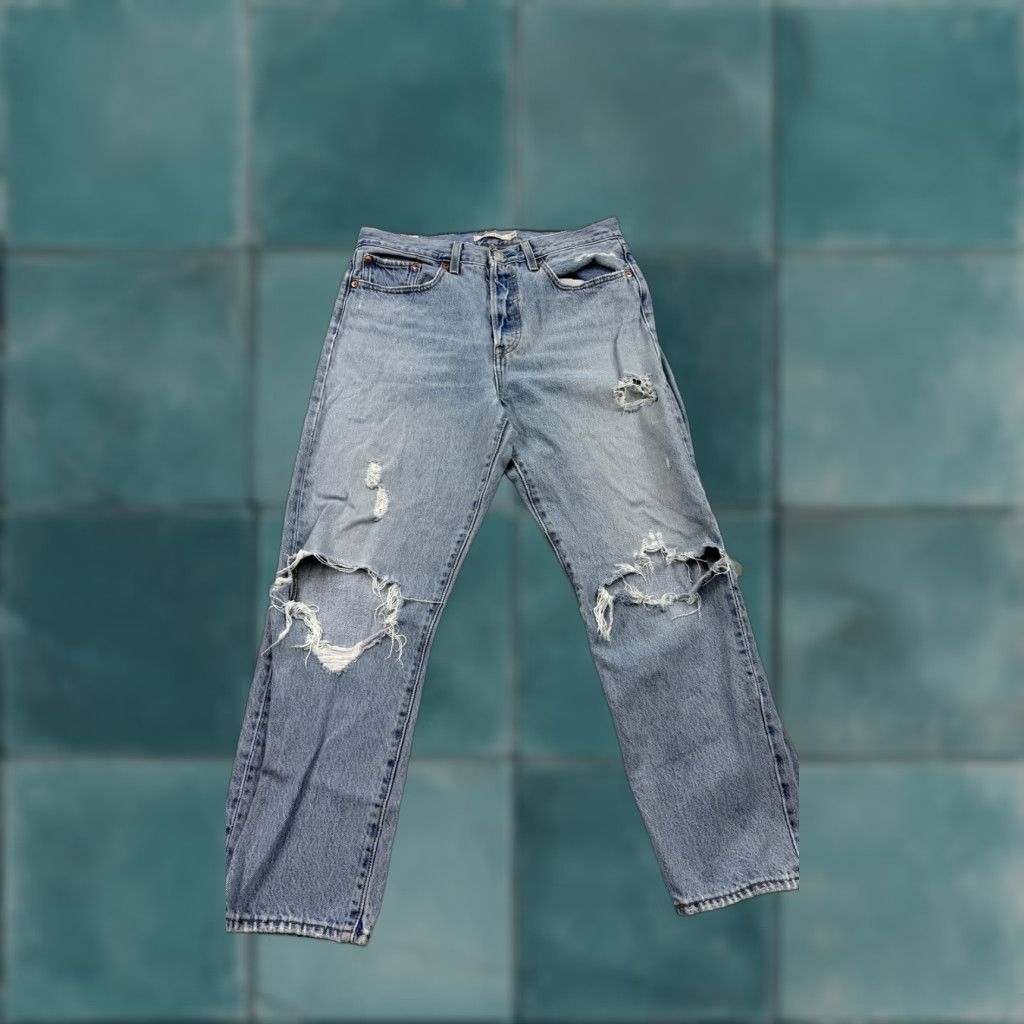 Levi's Levi's Jeans Womens 30 Light Wash Distressed Premium Wedgie Straight Ripped W30 Size 30" / US 8 / IT 44 - 1 Thumbnail