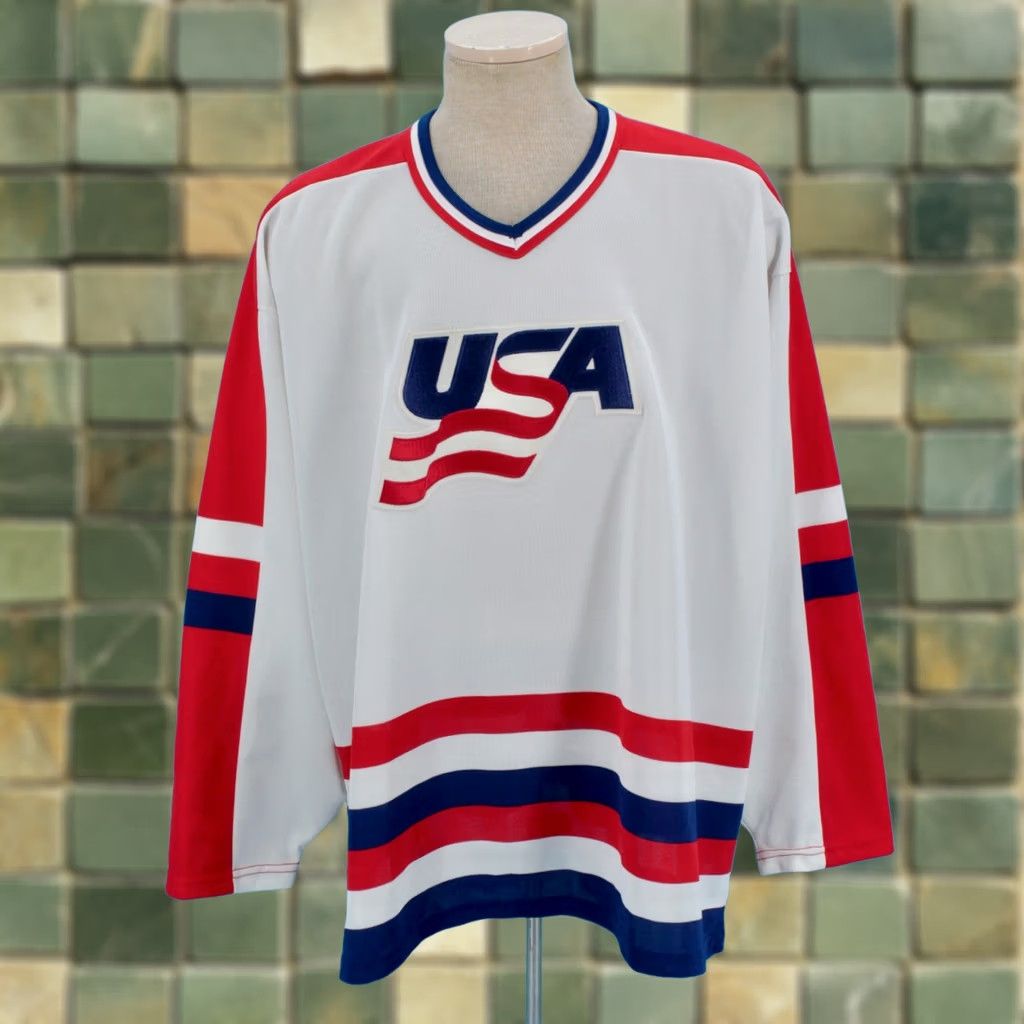 Vintage VINTAGE CCM Team USA Hockey Jersey Long Sleeve Shirt 2XL Mens White 1990s CCM Graphic Tee Size US XXL / EU 58 / 5 - 1 Thumbnail