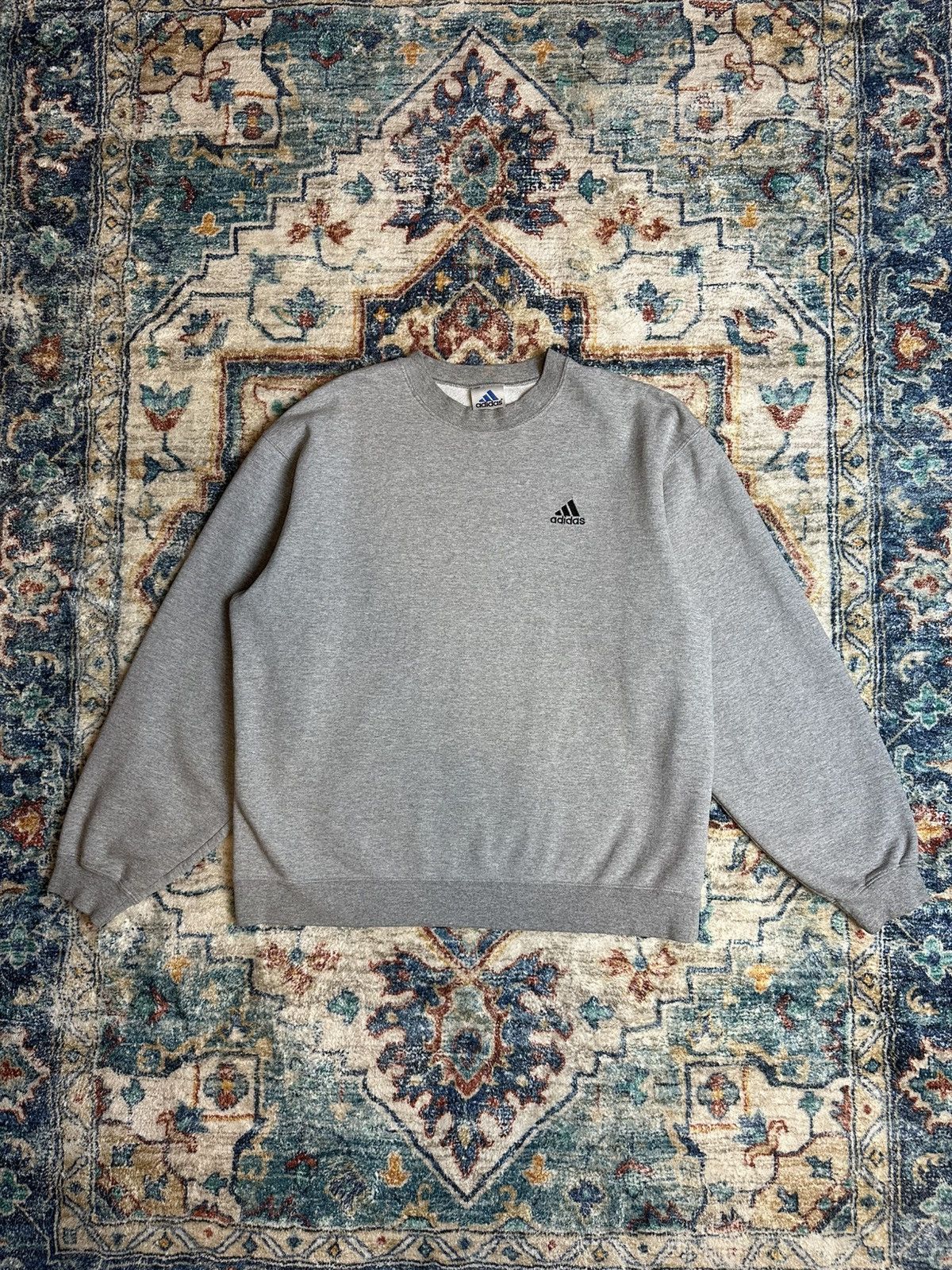 Adidas Vintage Adidas Logo Crewneck Small Size US S / EU 44-46 / 1 - 1 Thumbnail