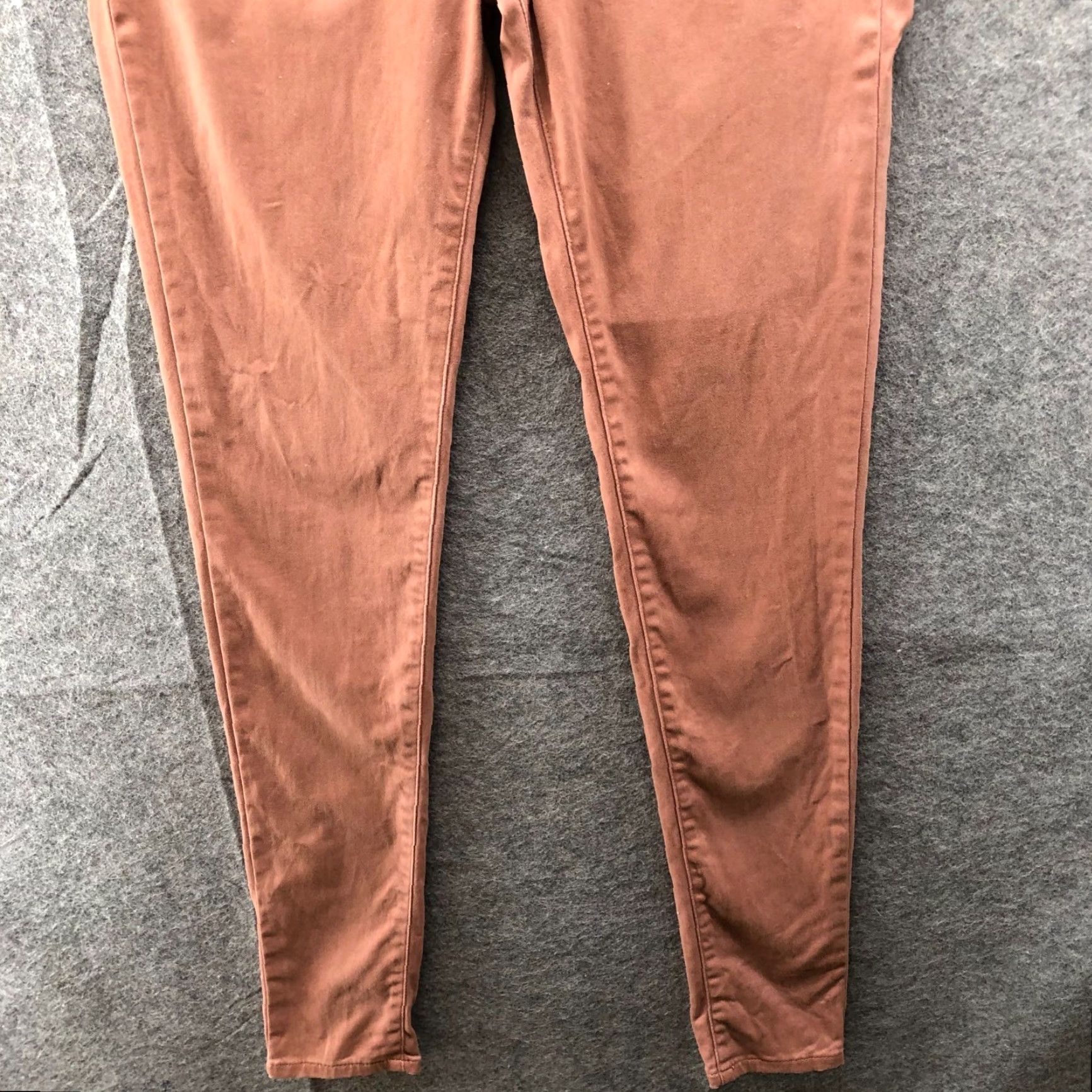 Uniqlo Uniqlo Ezy Skinny Fit Color Jeans Womens S Tan Brown Stretch 27 Inseam Chino Denim 5-Pocket Design Mid Rise Regular Size Size 28" / US 6 / IT 42 - 4 Thumbnail