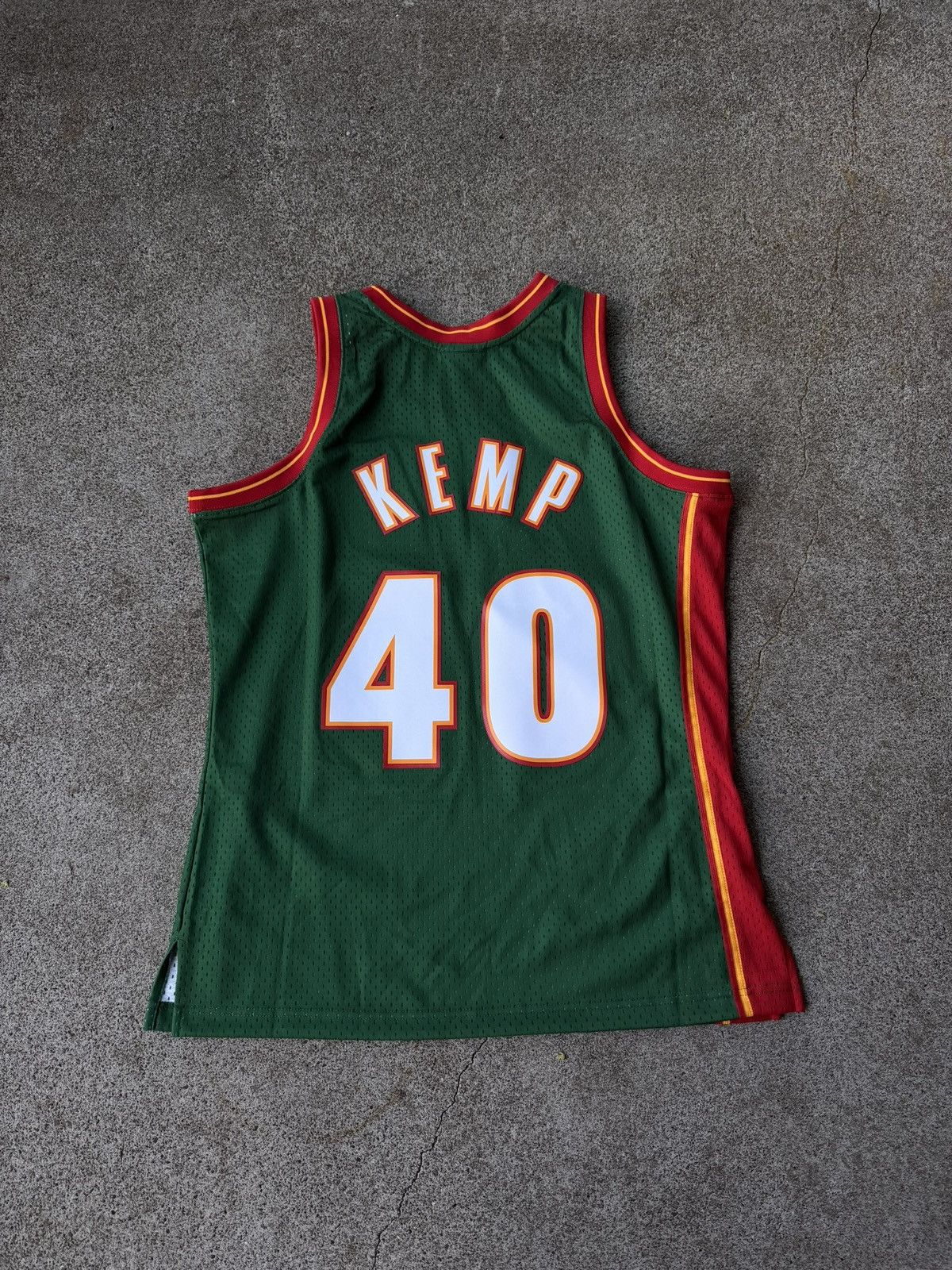 Mitchell & Ness Seattle SuperSonics Shawn Kemp Jersey Size US L / EU 52-54 / 3 - 2 Thumbnail