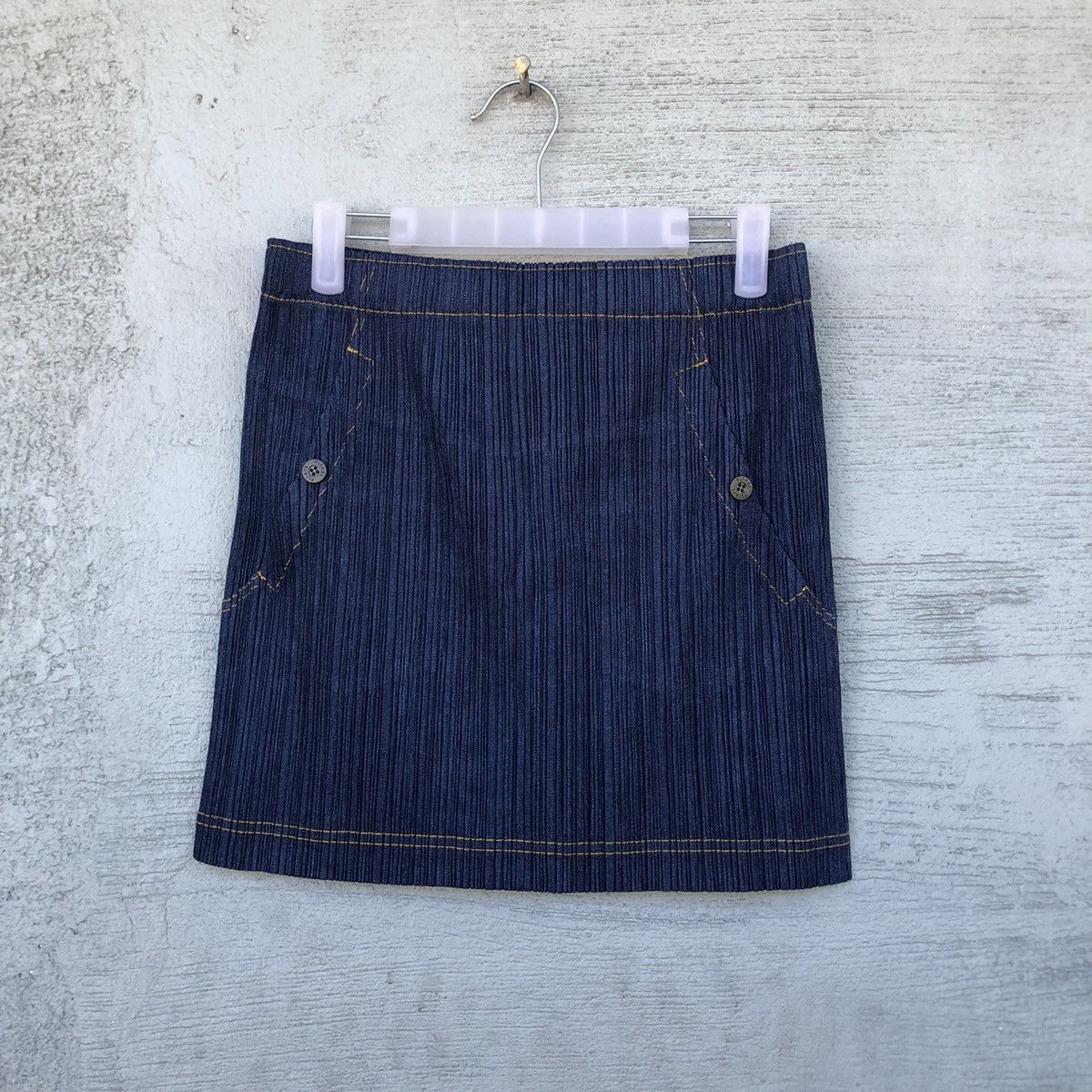 ミニスカート ISSEY MIYAKE Women Mini Skirts IM46KG81579 BLUE nbrwomensapr23taylorecomm-