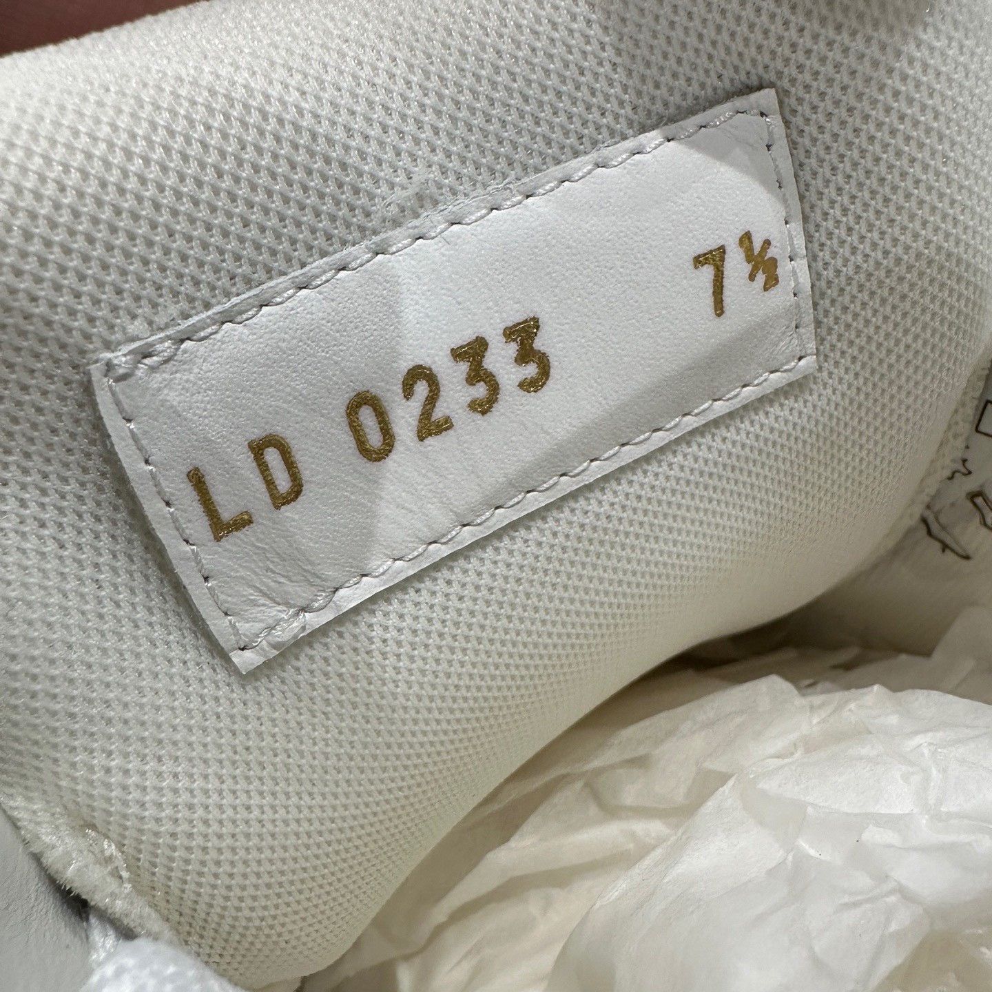 Louis Vuitton Louis Vuitton Trainer Graffiti White Green Sneakers Size US 8.5 / EU 41-42 - 7 Thumbnail