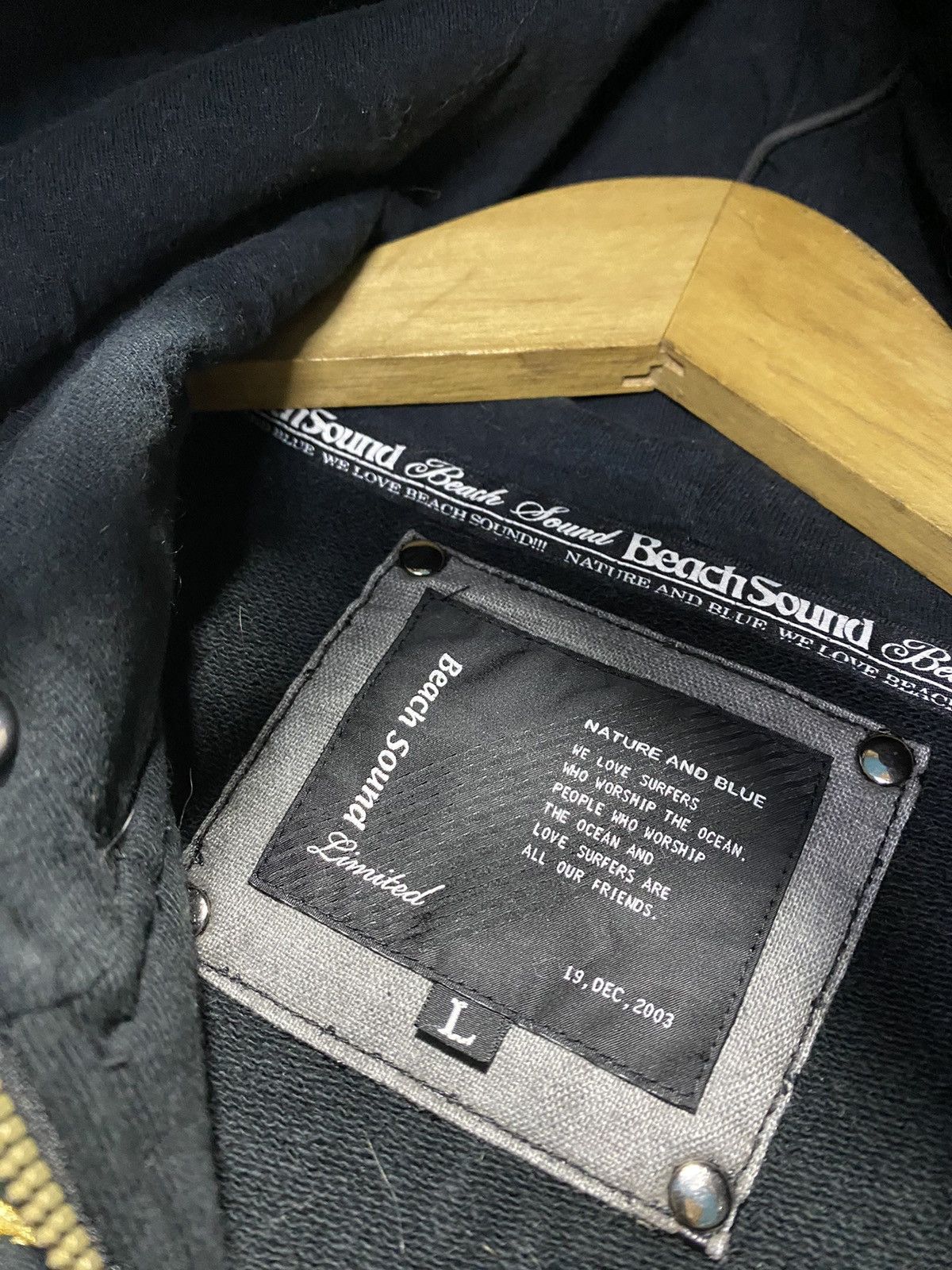 Japanese Brand removable fur Beach Sound embroidery fur hoodie Size US L / EU 52-54 / 3 - 14 Thumbnail