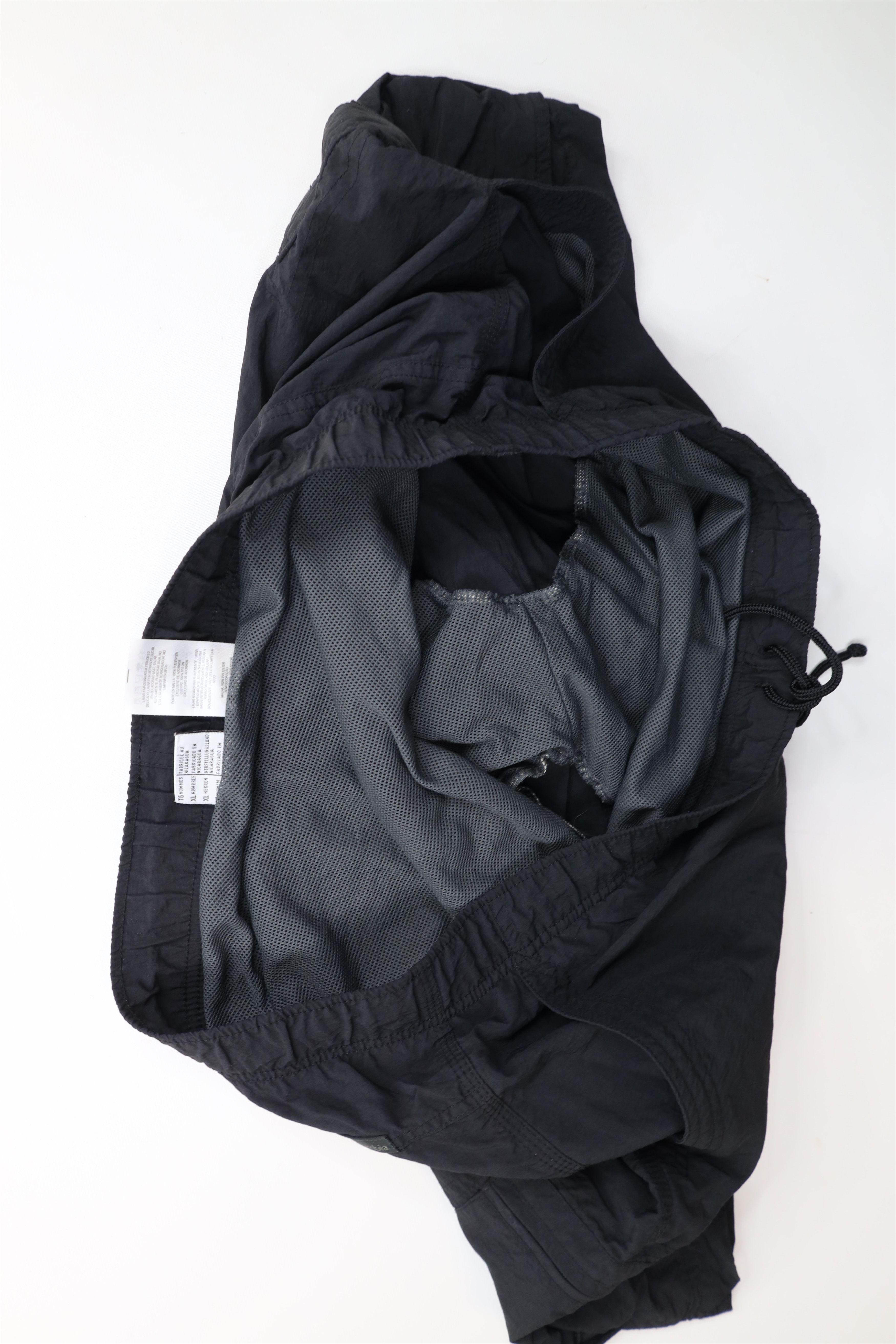 Columbia × Vintage Vintage Columbia Lined Above Knee Cargo Shorts Baggies Black Size US 36 / EU 52 - 8 Thumbnail