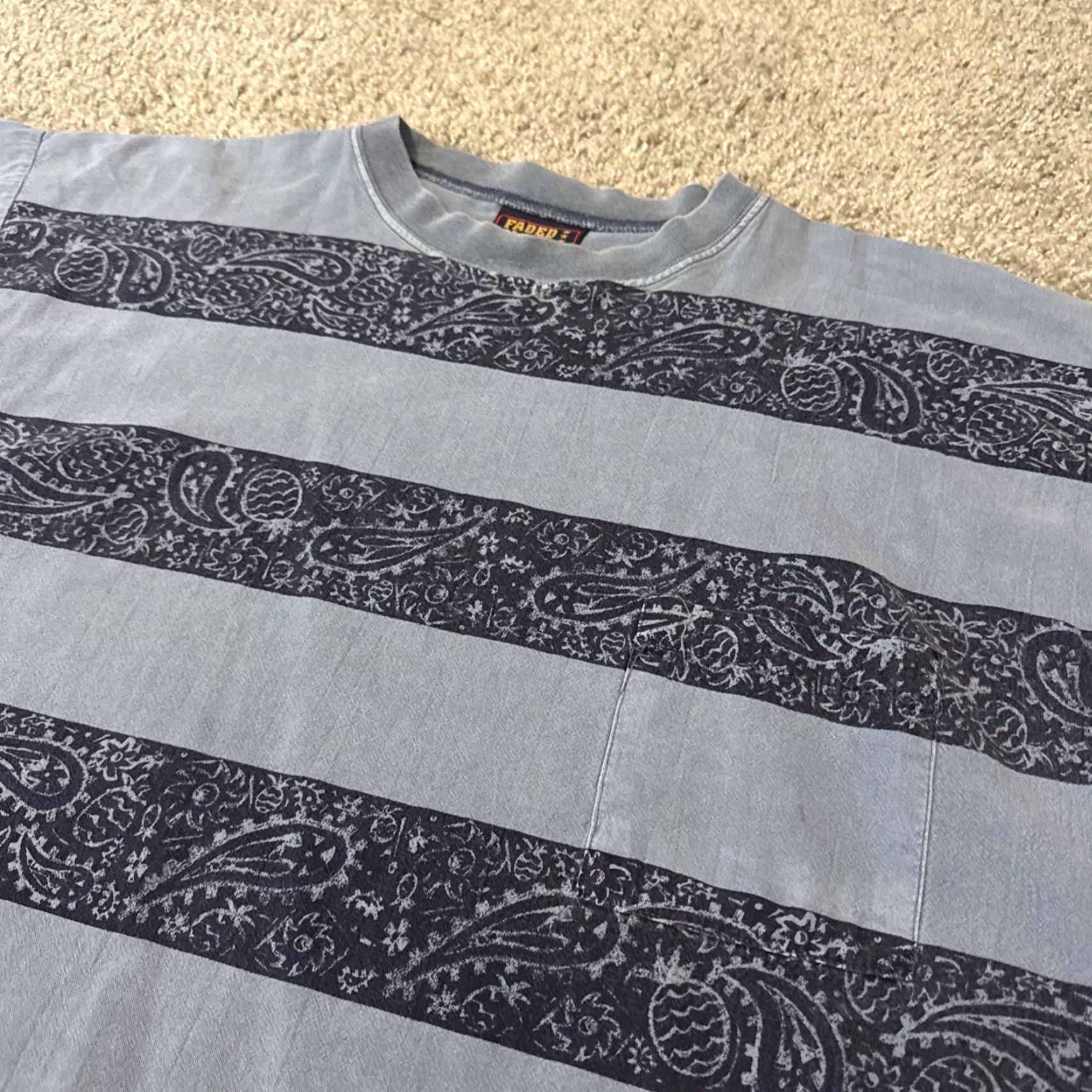 Faded Glory VINTAGE 90s Blue Paisley Stripe T-Shirt Front Pocket Faded Glory XL Men Size US XL / EU 56 / 4 - 3 Thumbnail