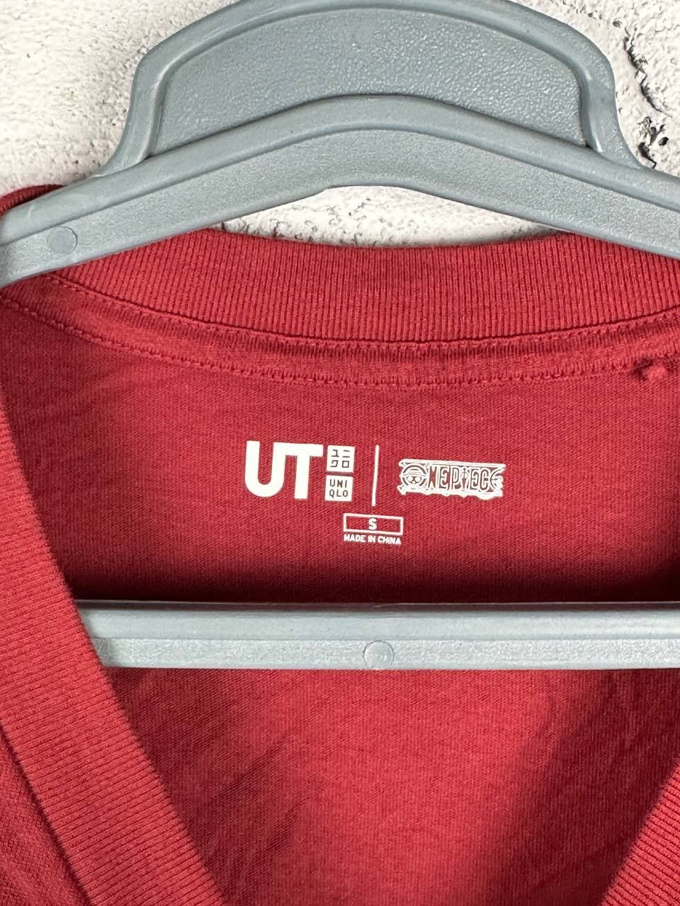 One Piece × Uniqlo Red Haired Pirates One Piece Uniqlo T Shirt Size US S / EU 44-46 / 1 - 6 Thumbnail