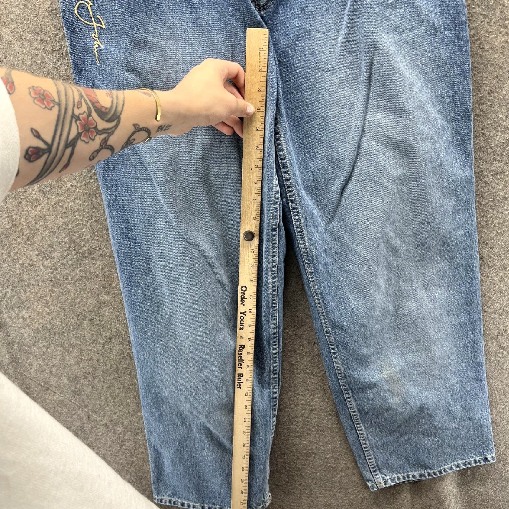 Sean John VINTAGE Sean John Jeans Mens 32 Blue Relaxed Straight Hip Hop Streetwear Y2K Jeans Mens 32 Blue Relaxed Straight Denim Medium Wash Logo Size US 32 / EU 48 - 5 Thumbnail