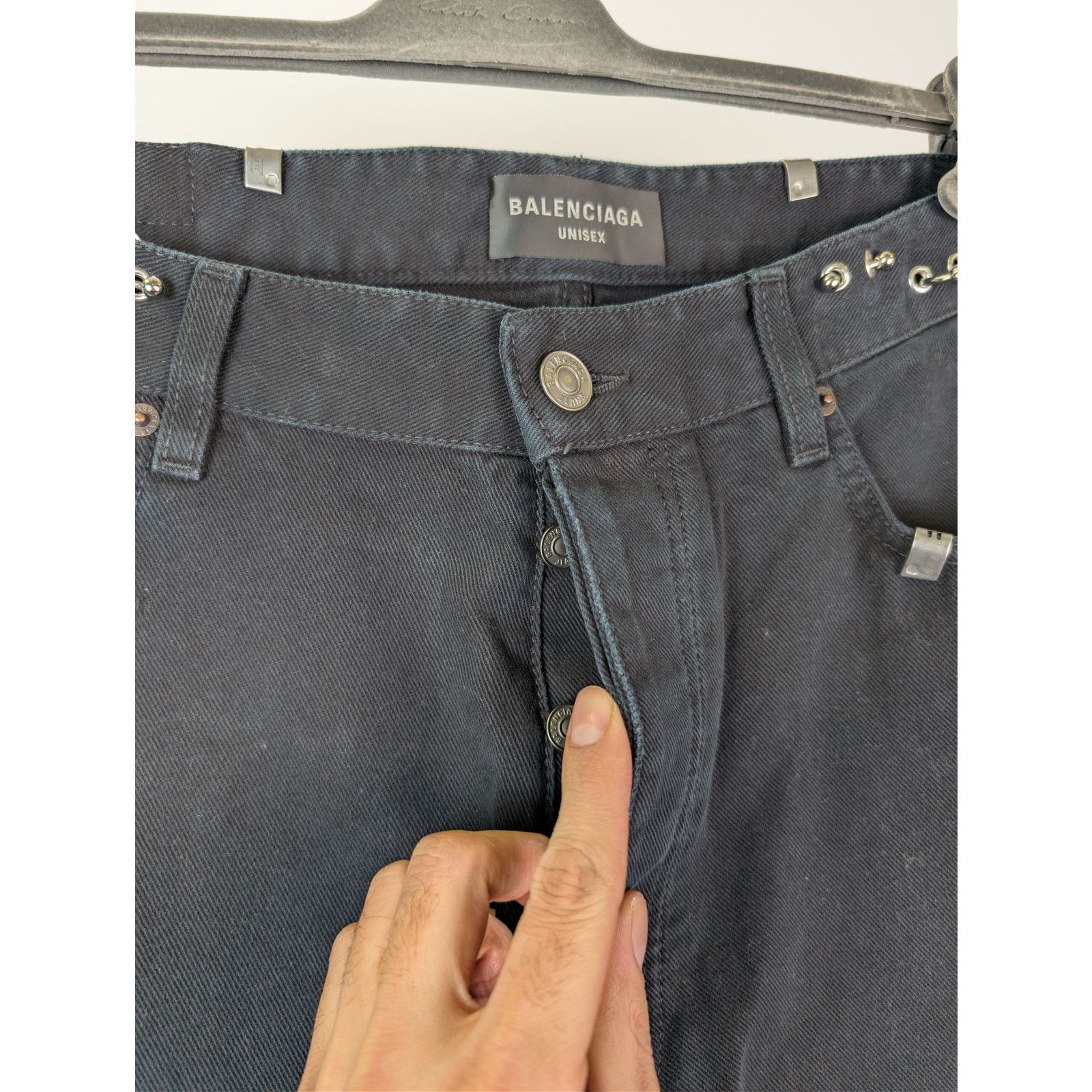 Balenciaga o1rshd1 Q:2 / Left Hand Denim Pierced Baggy Pants in Black Size US 32 / EU 48 - 7 Thumbnail
