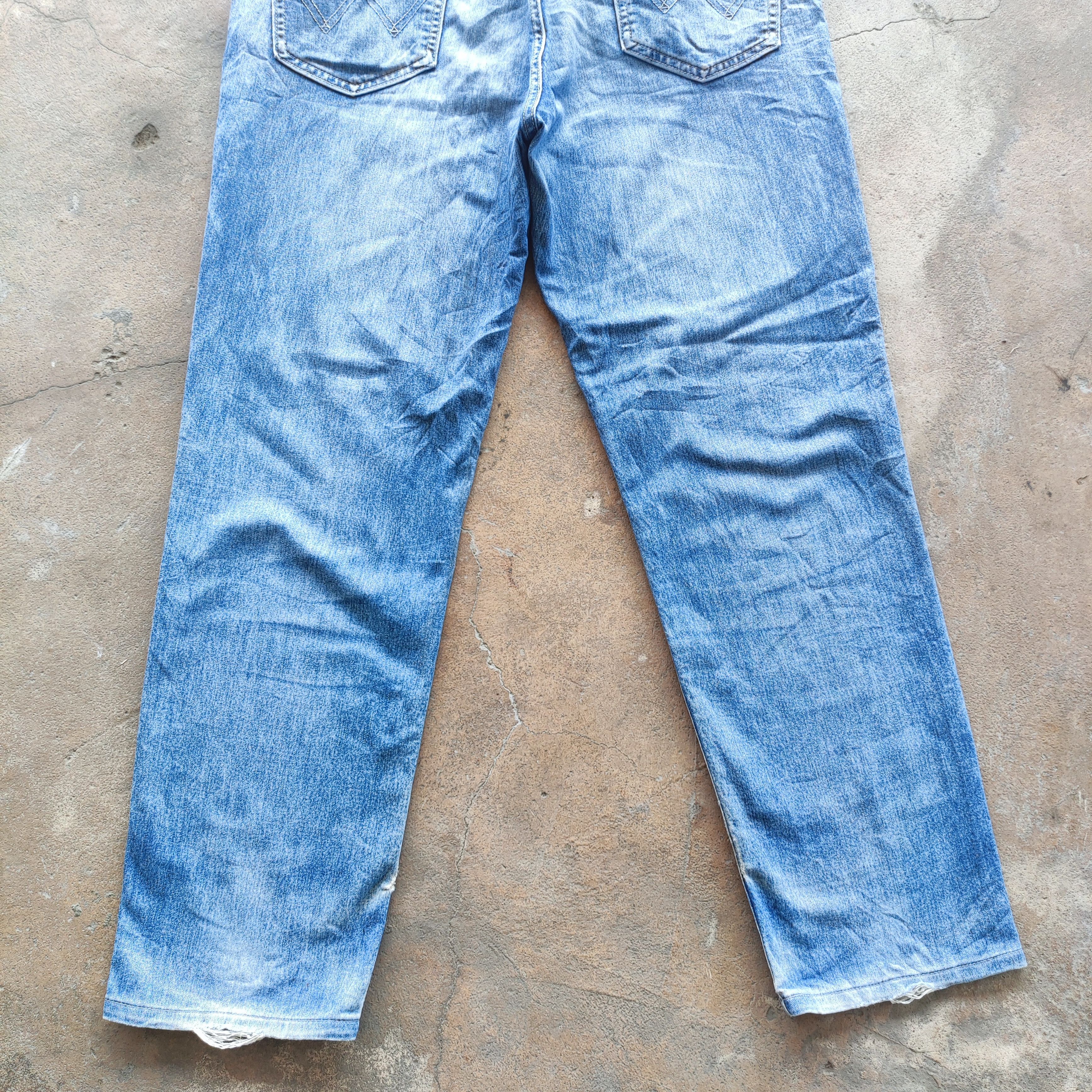 Wrangler Vintage Wrangler Brand Faded Jeans Ripped Pants Size US 37 - 10 Thumbnail