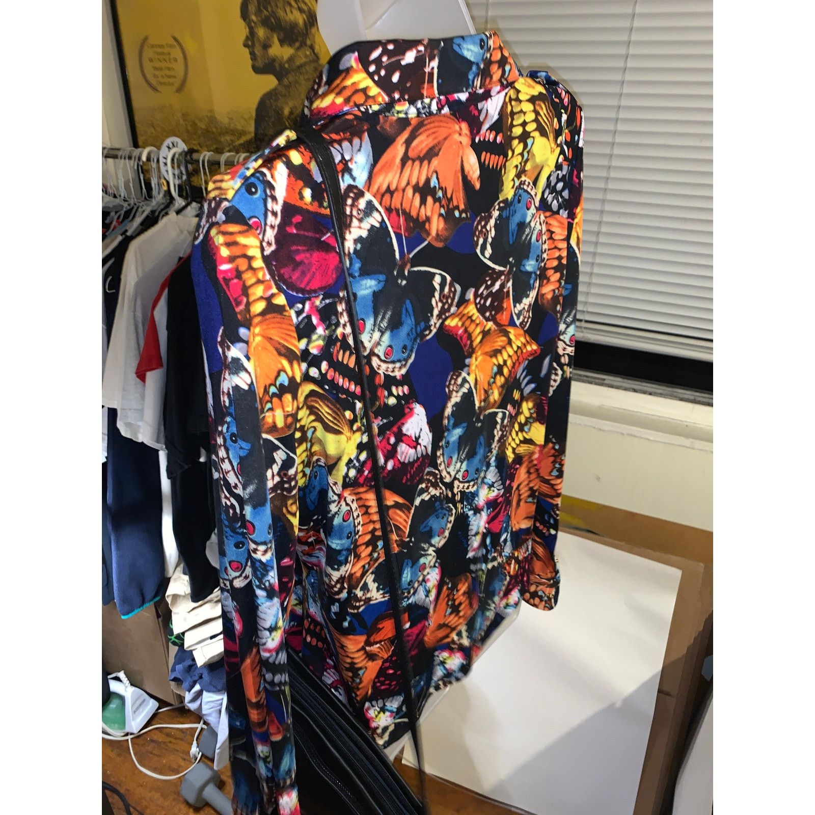 Bcbgmaxazria BCBG Max Azria Butterfly Print Button Down Petites Large Y2K Size L / US 10 / IT 46 - 4 Thumbnail