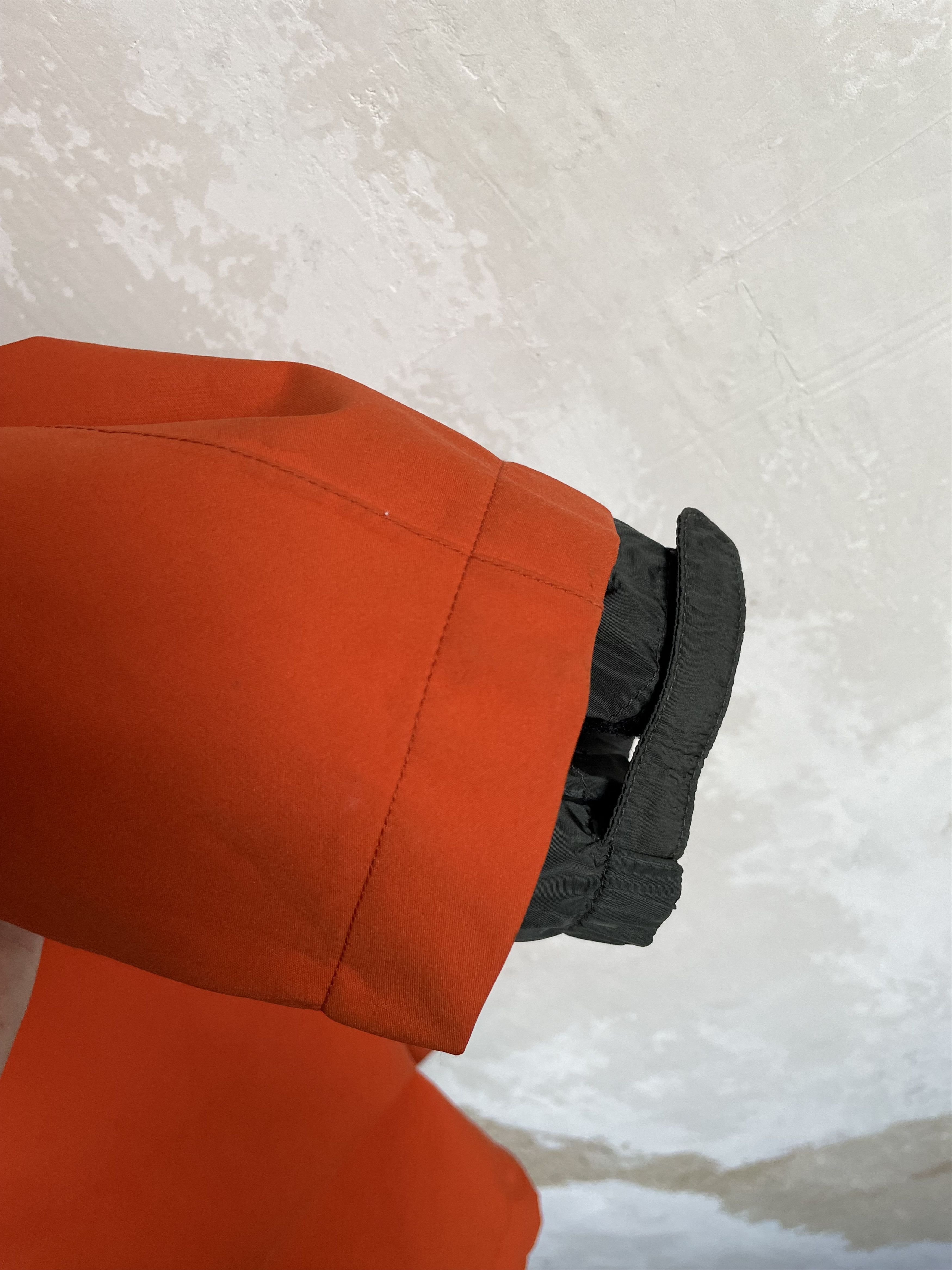 Prada orange rain coat Prada, gore tex fabric rain proof, size 48 Size US M / EU 48-50 / 2 - 3 Thumbnail