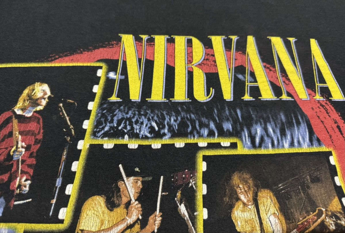 Band Tees × Vintage Vintage 90’s Nirvana From Muddy Banks Of The Wishkah Size US XL / EU 56 / 4 - 4 Thumbnail