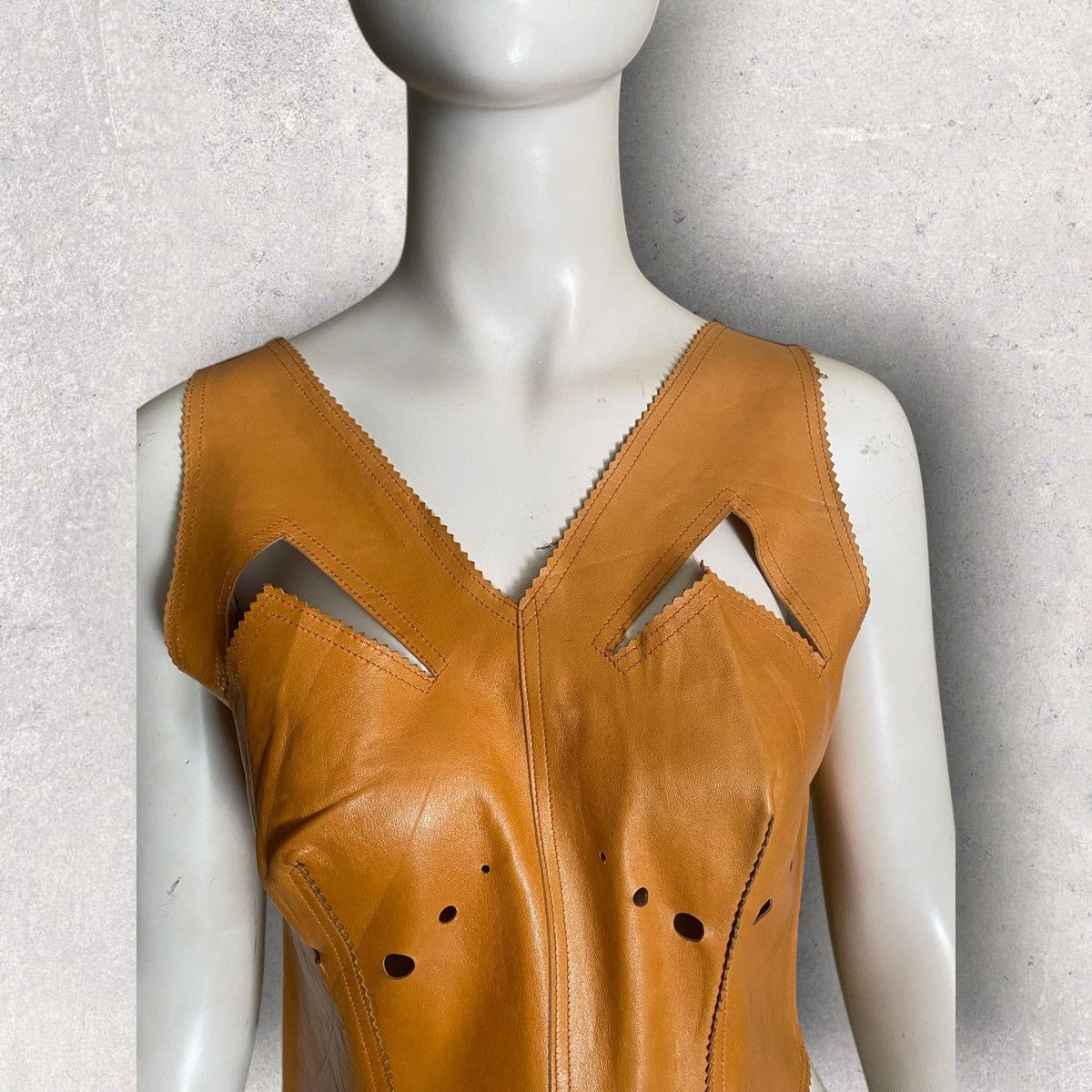 Jean Paul Gaultier JPG Perforate Leather Zip Top Size M / US 6-8 / IT 42-44 - 4 Thumbnail