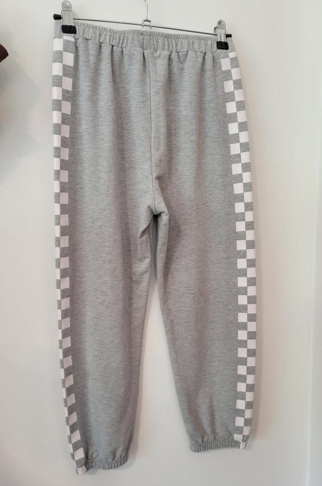 The Unbranded Brand Boys Gray Sweatpants with Checkerboard Side Stripe Size US 26 / EU 42 - 2 Thumbnail