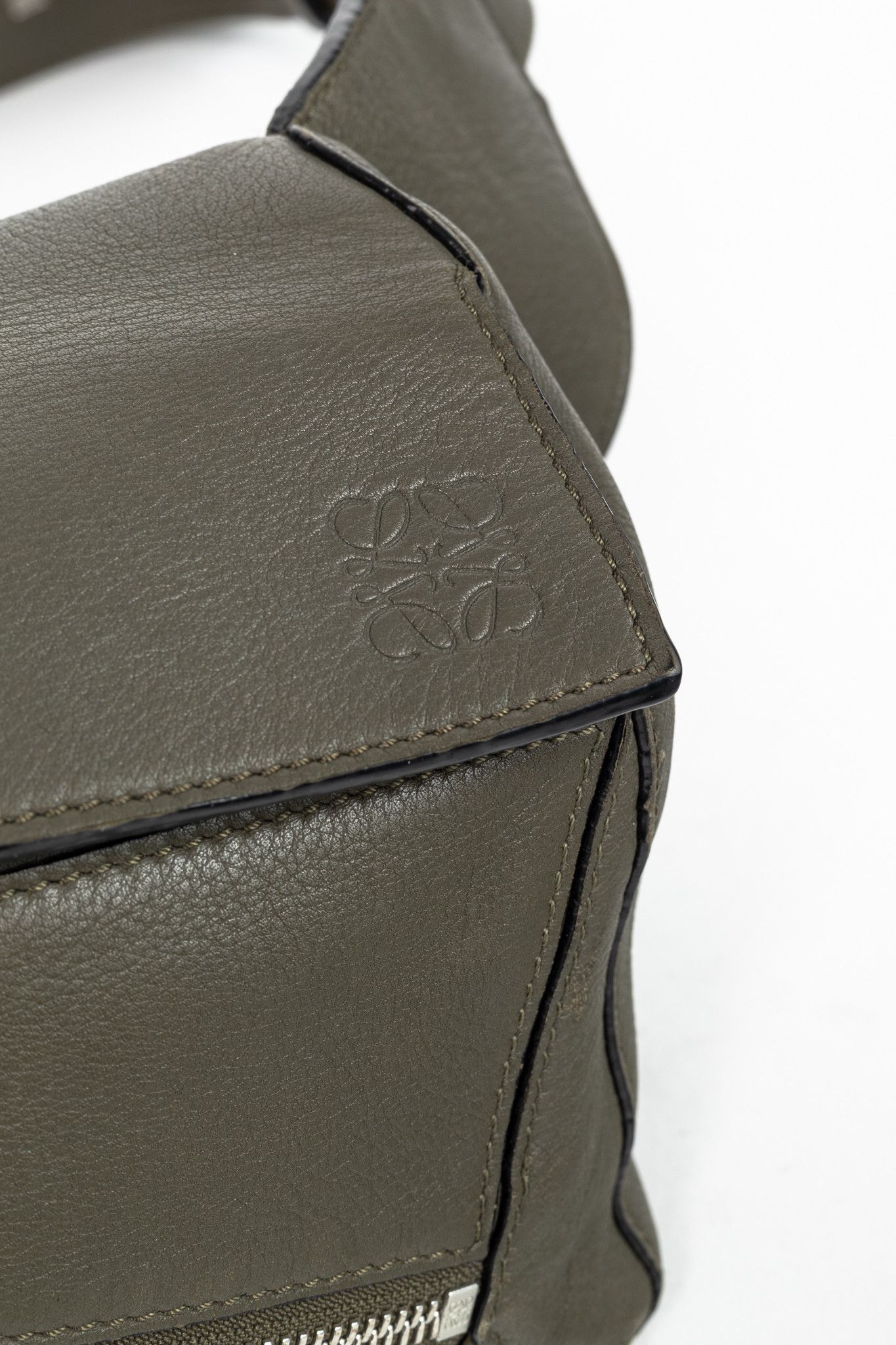 Loewe Loewe Puzzle Khaki Green Classic Calfskin Bumbag Size ONE SIZE - 10 Thumbnail