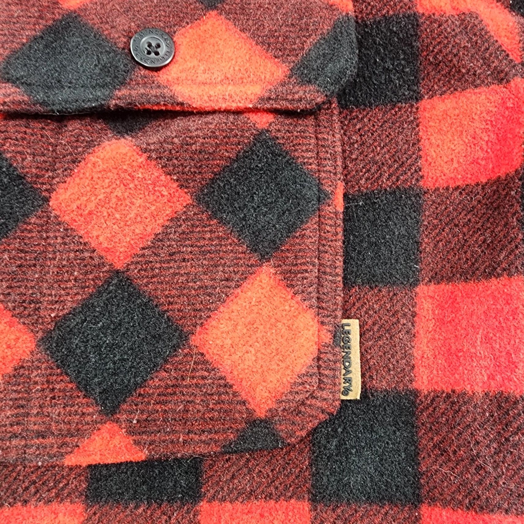 Vintage Legendary Whitetails Shirt Mens LT Red Buffalo Plaid Flannel Button-Up Long Sleeve Pockets All Seasons Heavyweight Workwear Size US L / EU 52-54 / 3 - 6 Thumbnail