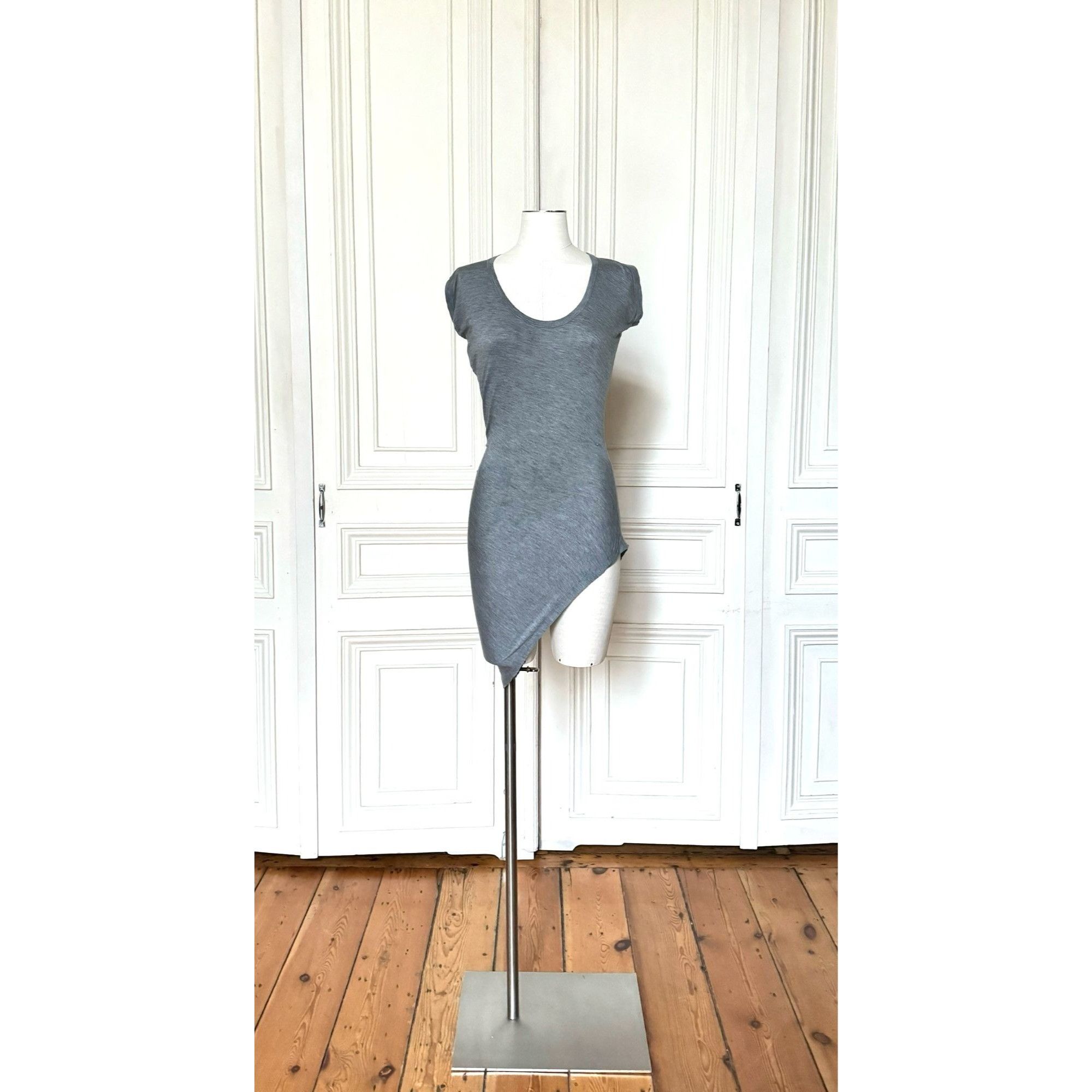 Maison Margiela Fall / Winter 2005 Grey Asymmetric T-Shirt Size S / US 4 / IT 40 - 1 Thumbnail