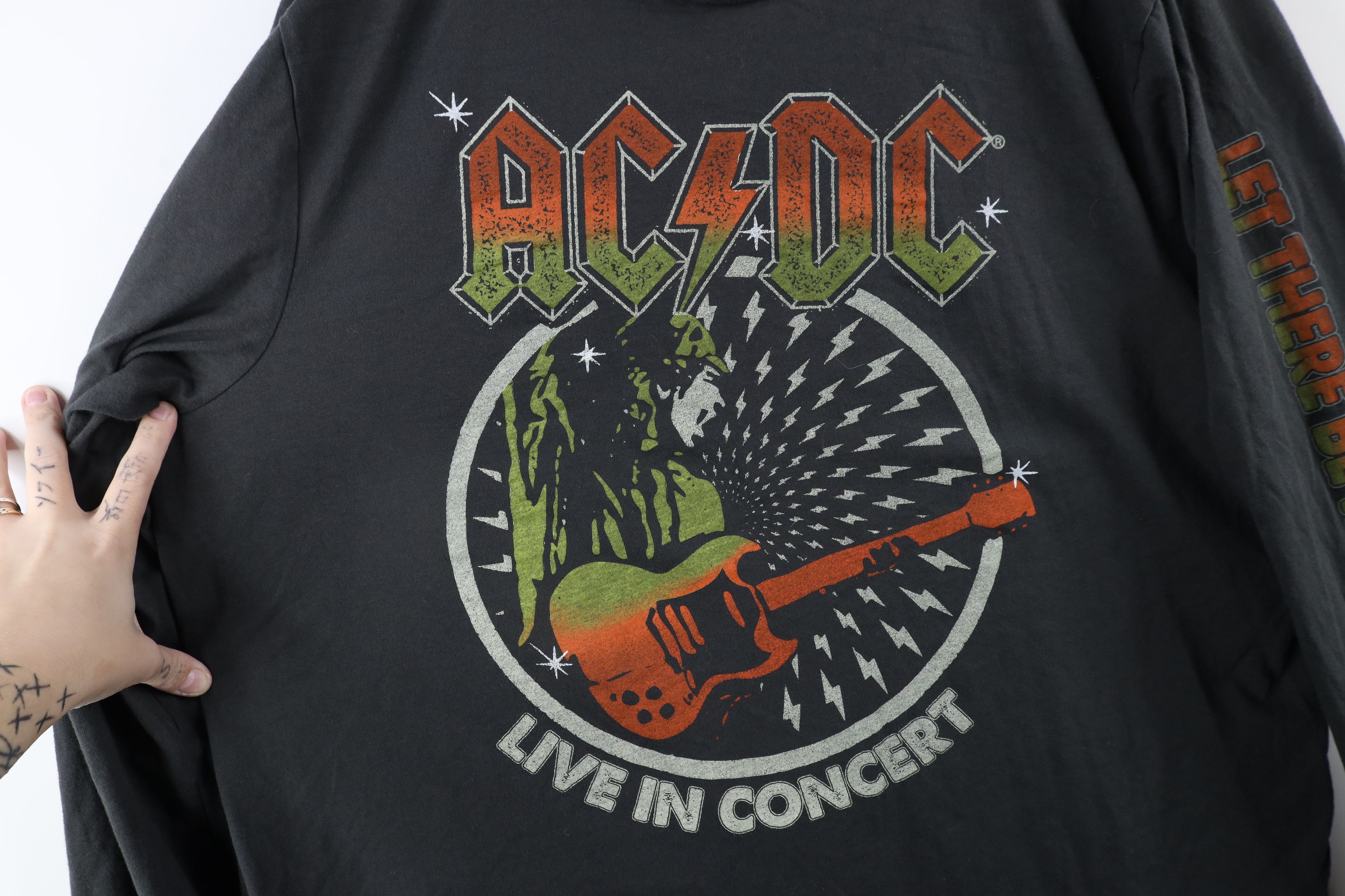 Vintage Retro Be Rock Tour 1977 ACDC Band Long Sleeve T-Shirt Gray Size US XXL / EU 58 / 5 - 5 Thumbnail