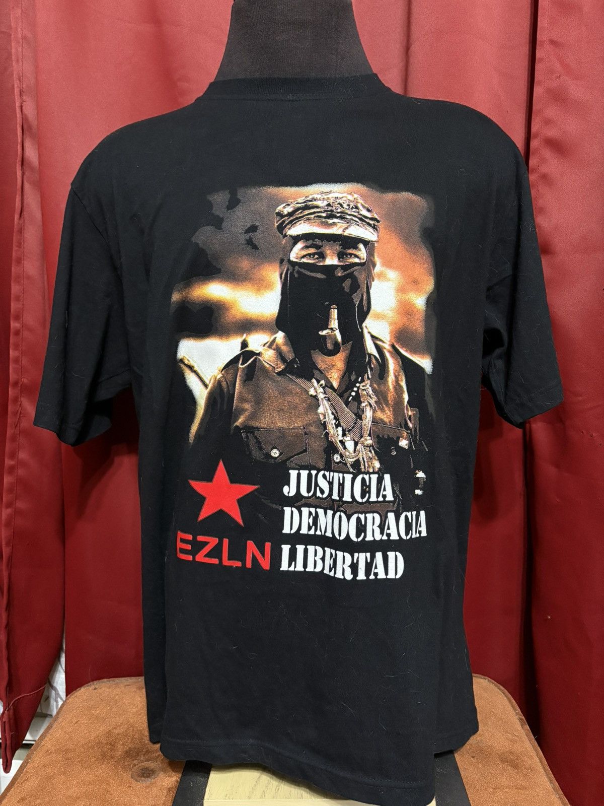Vintage Vintage EZLN Zapatista Tshirt Mexican Uprising Revolt Grail Size US XL / EU 56 / 4 - 1 Thumbnail