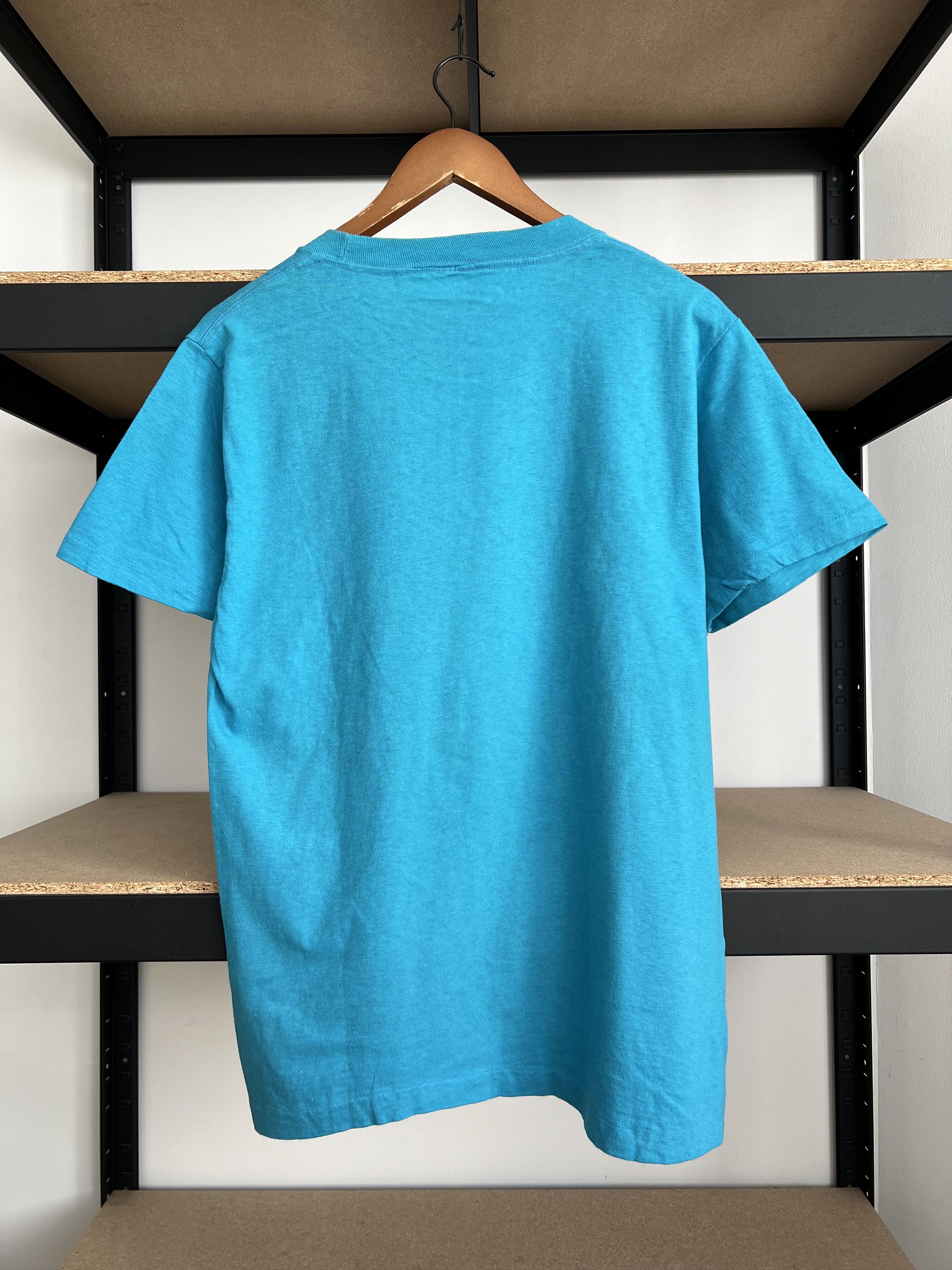 Band Tees Vintage 80s The Kinks Sacramento Kapitol Blue T-shirt Size US M / EU 48-50 / 2 - 2 Thumbnail