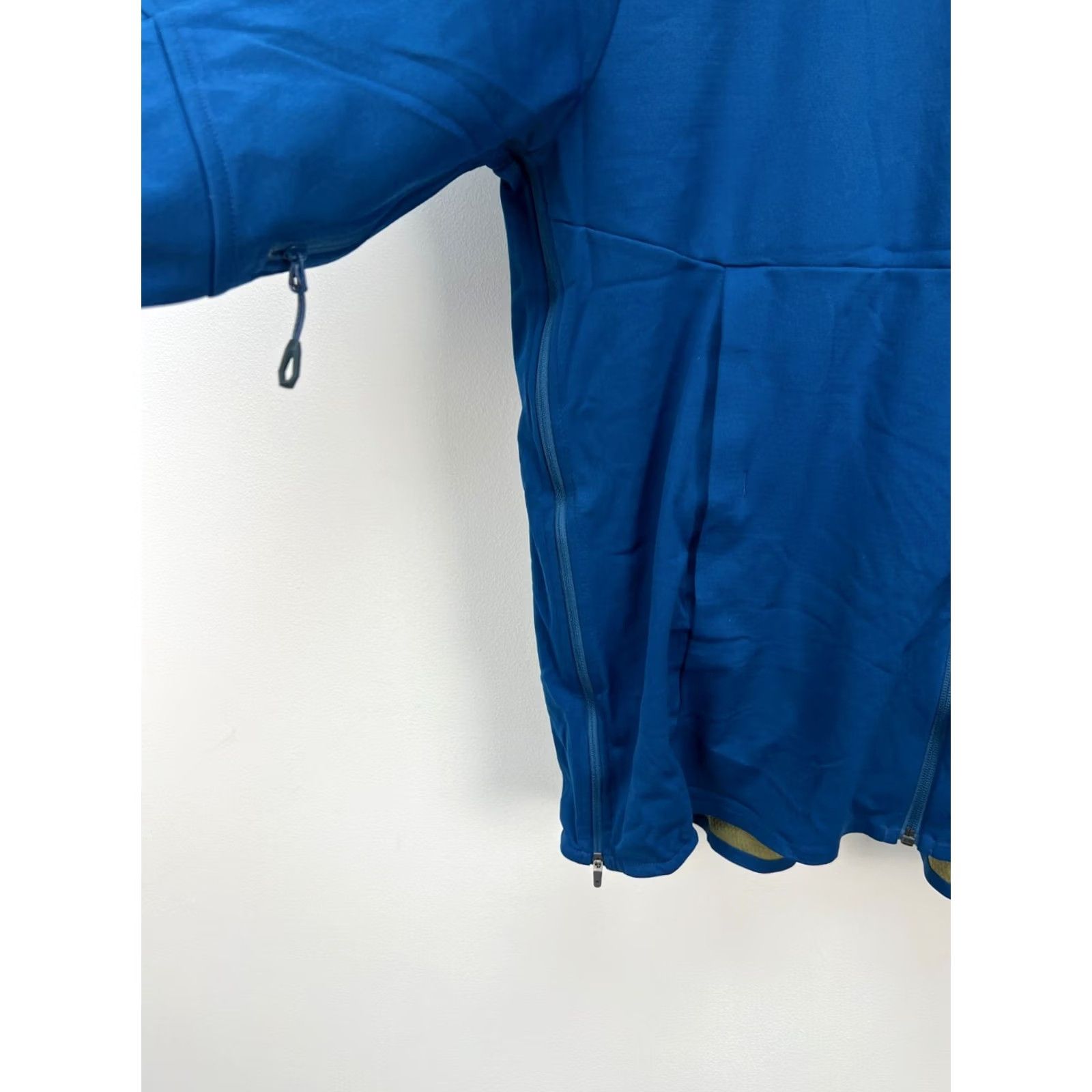 Mammut Mammut Ultimate V SO Gore Jacket Men's 3XL Surf blue Hooded Jacket Mammut Ultimate Mens 3XL Surf blue Hoodie? Size US XXL / EU 58 / 5 - 7 Thumbnail