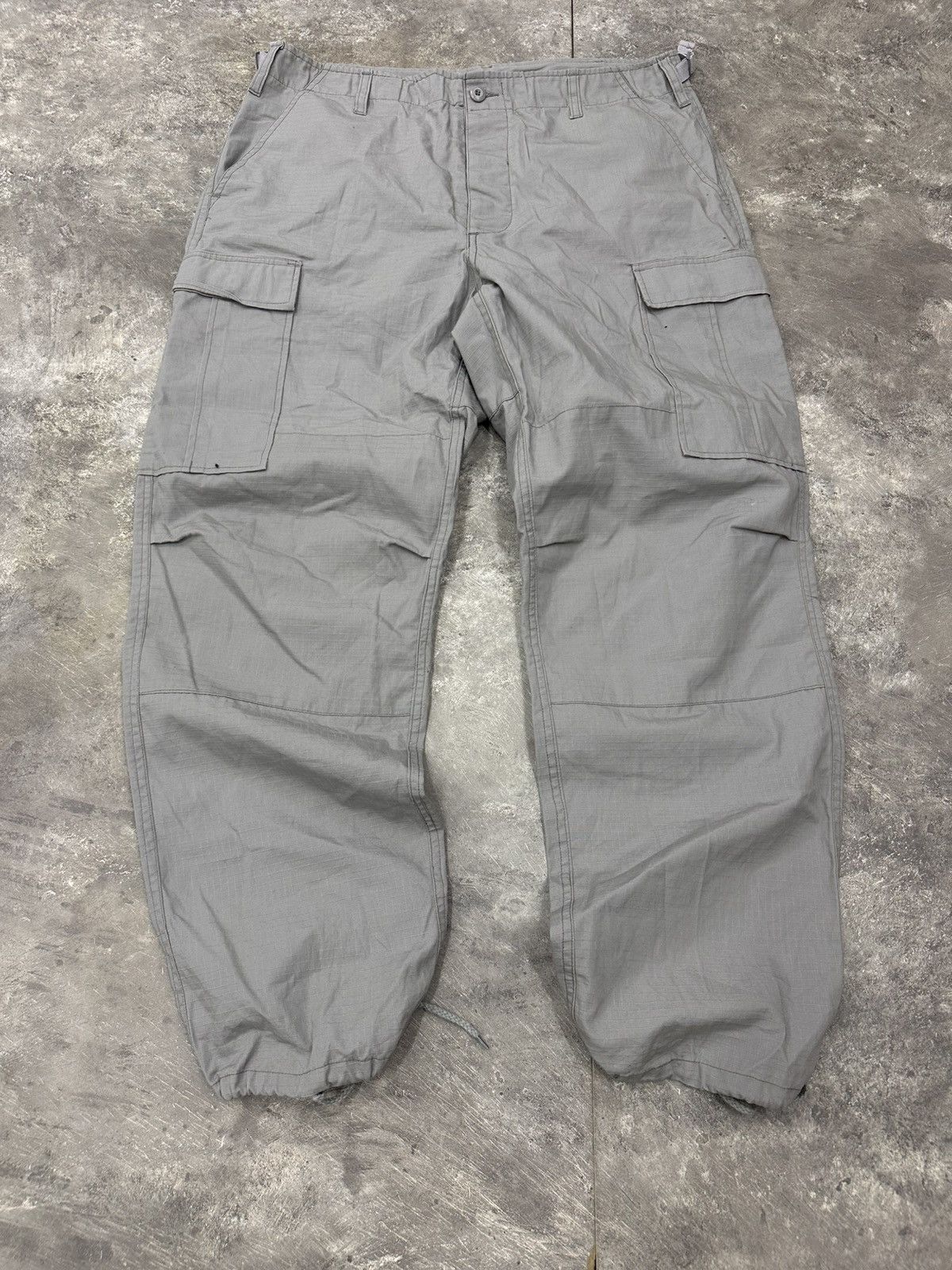 Japanese Brand Baggy Vintage Cargo Pants Japanese Style Wide Size US 34 / EU 50 - 1 Thumbnail