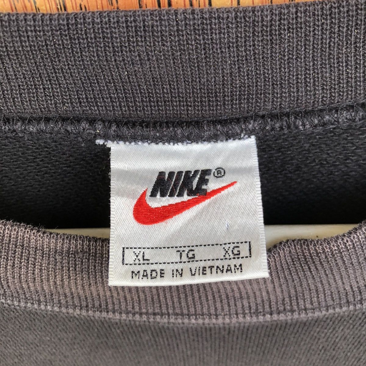 Nike Vintage Nike Crewneck Swoosh Sweatshirt Size US XL / EU 56 / 4 - 6 Thumbnail