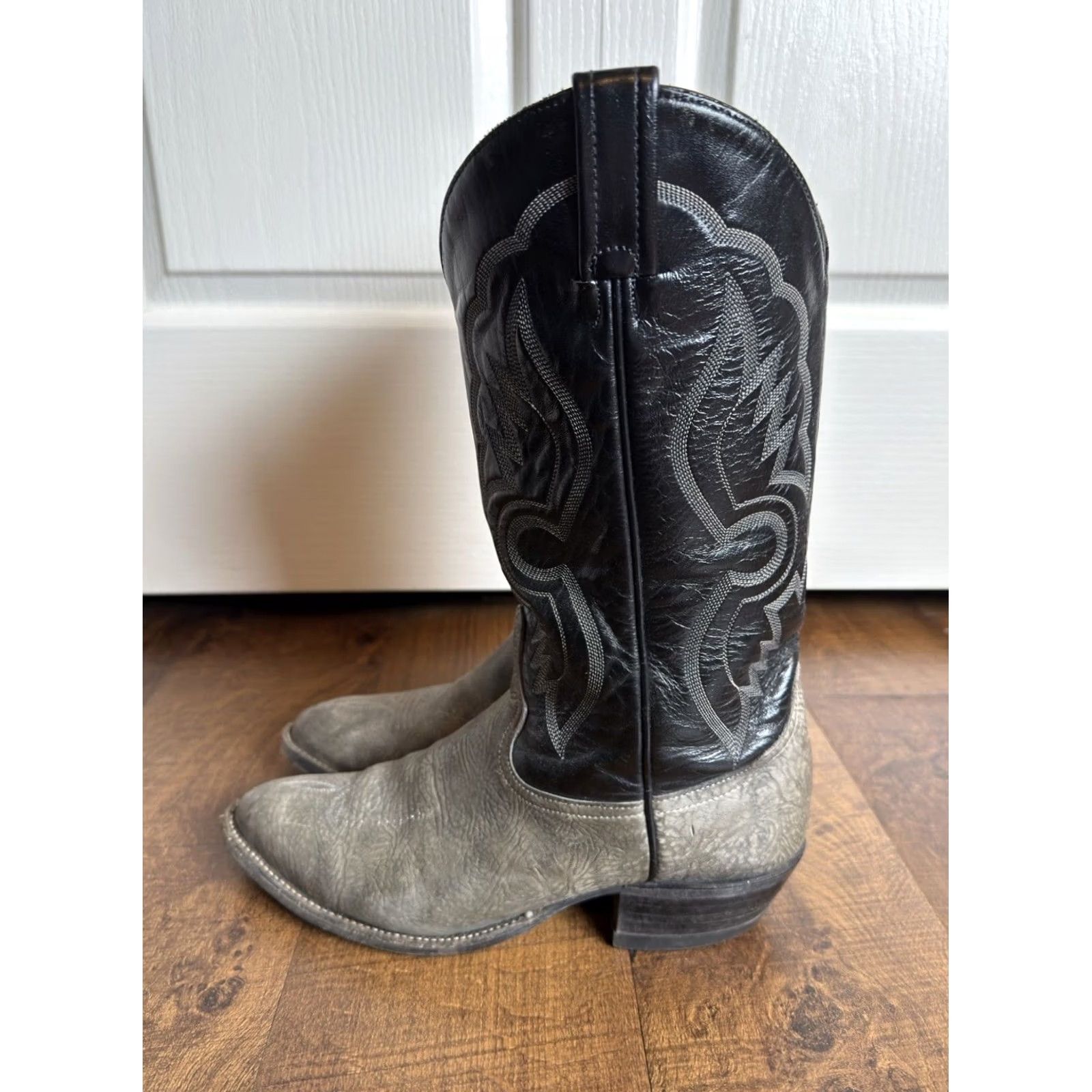 Tony Lama Tony Lama Mens 8.5D shrunken bull shoulder Boots Gray Leather Western Style 6253 Size US 9 / EU 42 - 4 Thumbnail