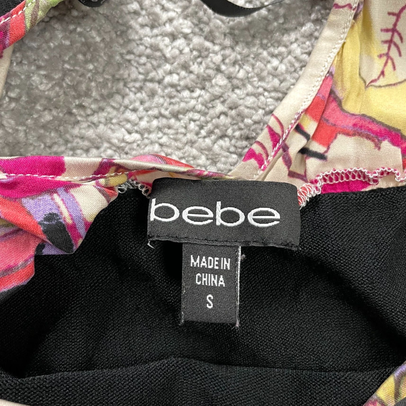 Bebe bebe Bodycon Dress Brand: bebe Small S Black Floral Knee Length V-Neck Casual Sleeve Short Sleeve Women’s Fashion Dress Size S / US 4 / IT 40 - 4 Thumbnail