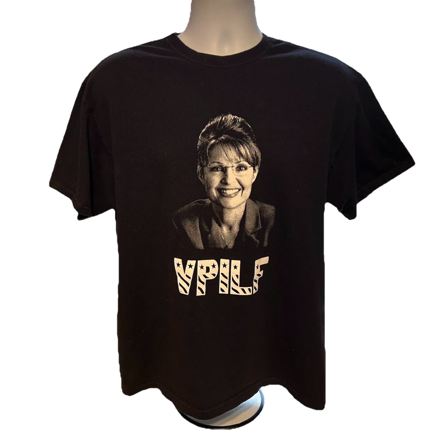 Hanes Hanes T-Shirt Men Large Black Sarah Palin Political Joke Logo Crew Neck Short Sleeve Shirt Mens Size US L / EU 52-54 / 3 - 2 Thumbnail