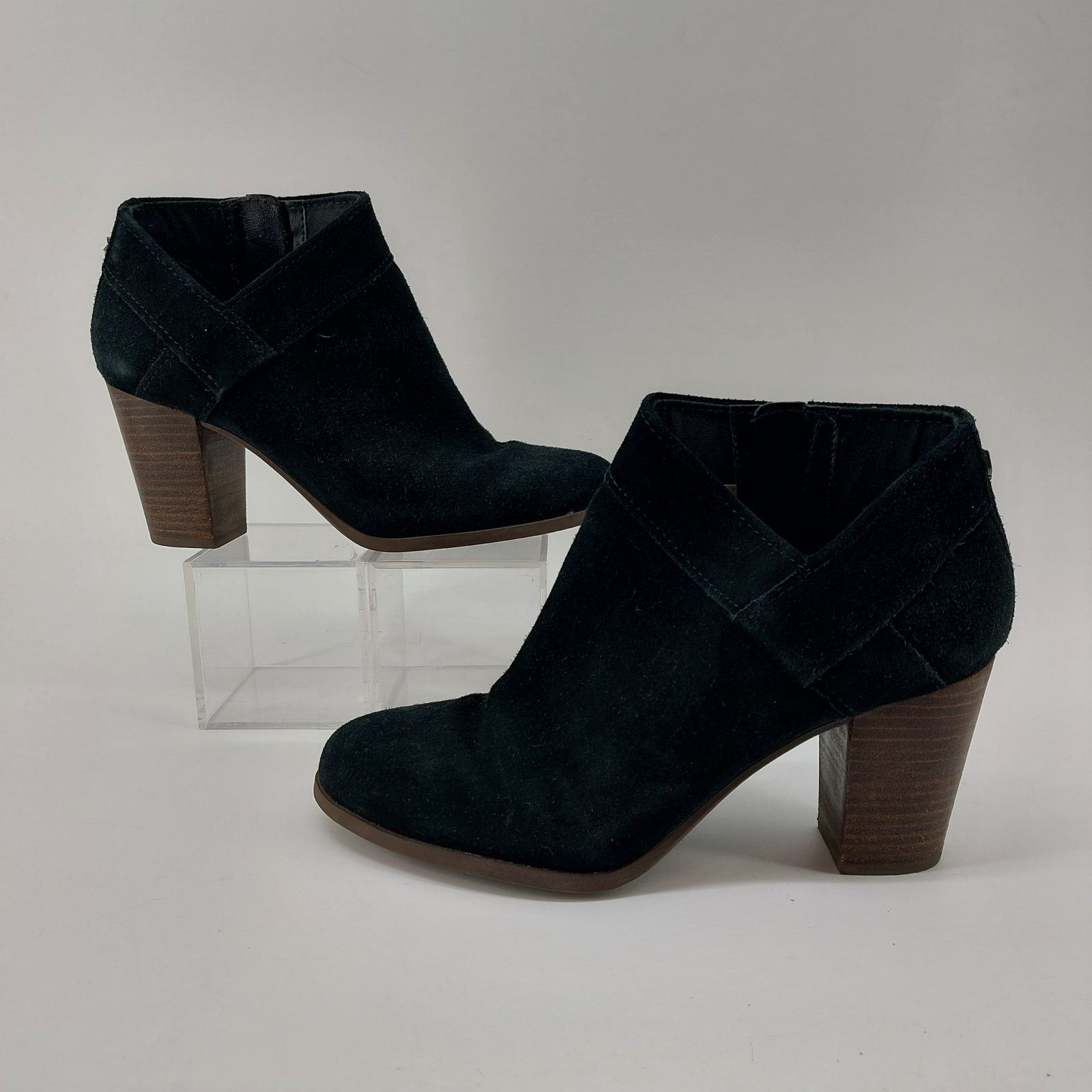 Koolaburra Koolaburra by Ugg Amalea Black Suede Size 8 Ankle Bootie Size US 8 / IT 38 - 9 Thumbnail