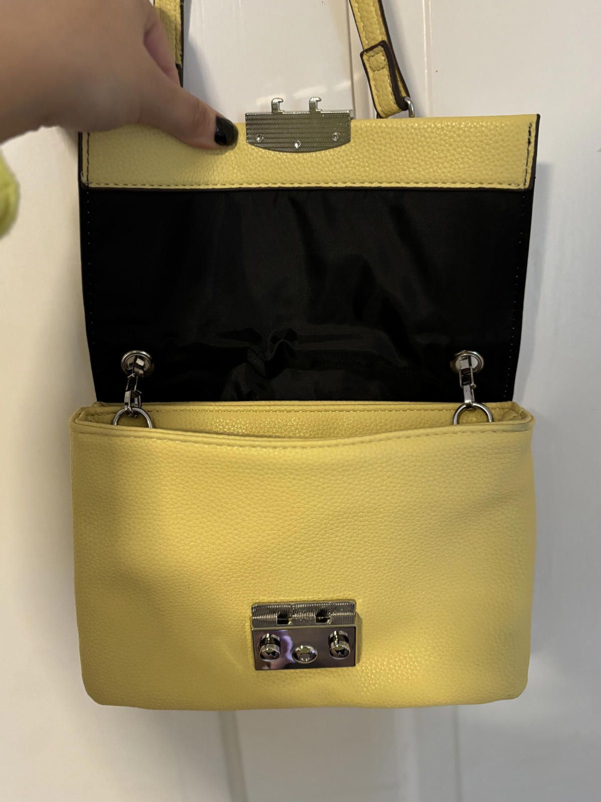 Elie Tahari NEW Tahari Yellow Women's Leather Shoulder Bag w Chain Strap Size ONE SIZE - 8 Thumbnail