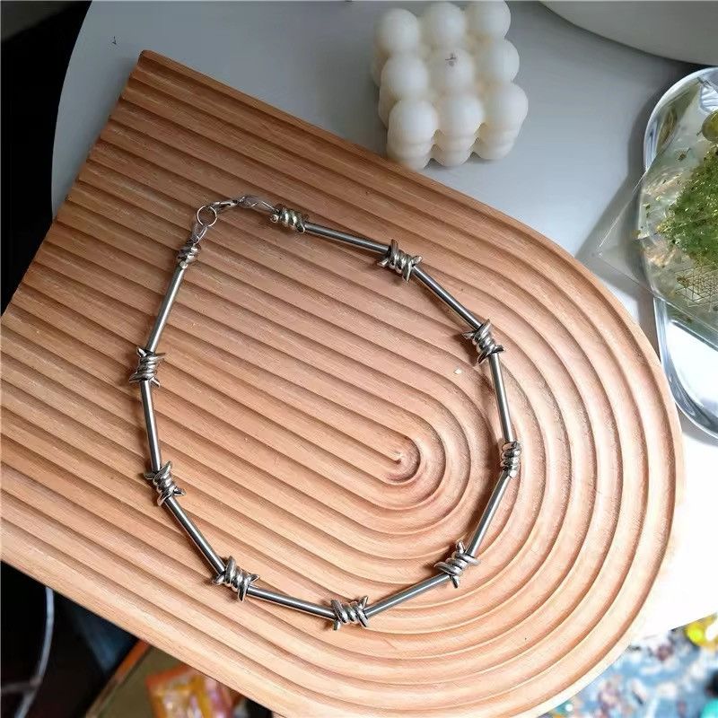 Jewelry × Vintage Bamboo Festival Metal Tie Thorns Spur Necklace Size ONE SIZE - 4 Thumbnail